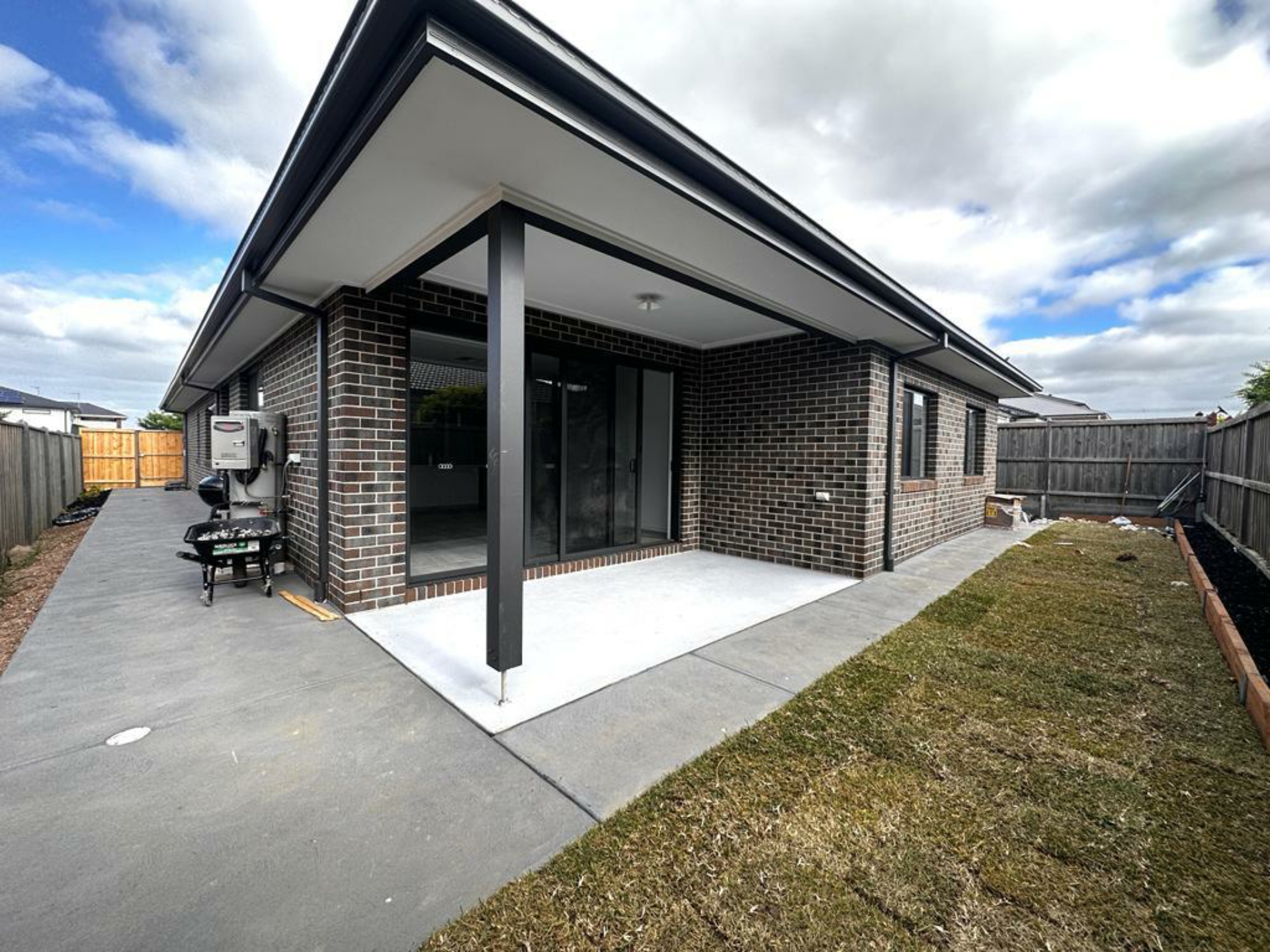 4 Verdant Drive, CLYDE NORTH