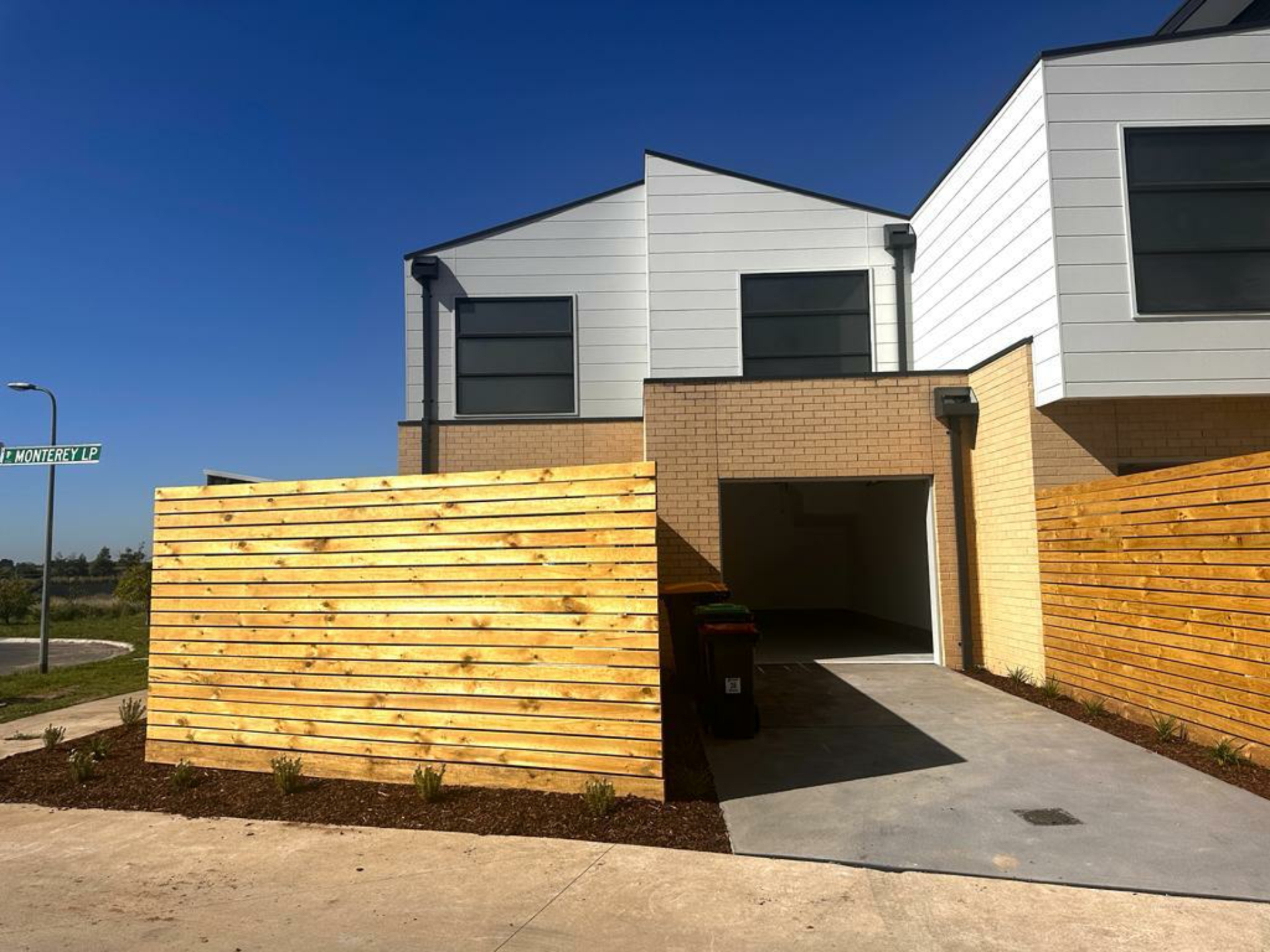 28 Monterey Loop, CLYDE