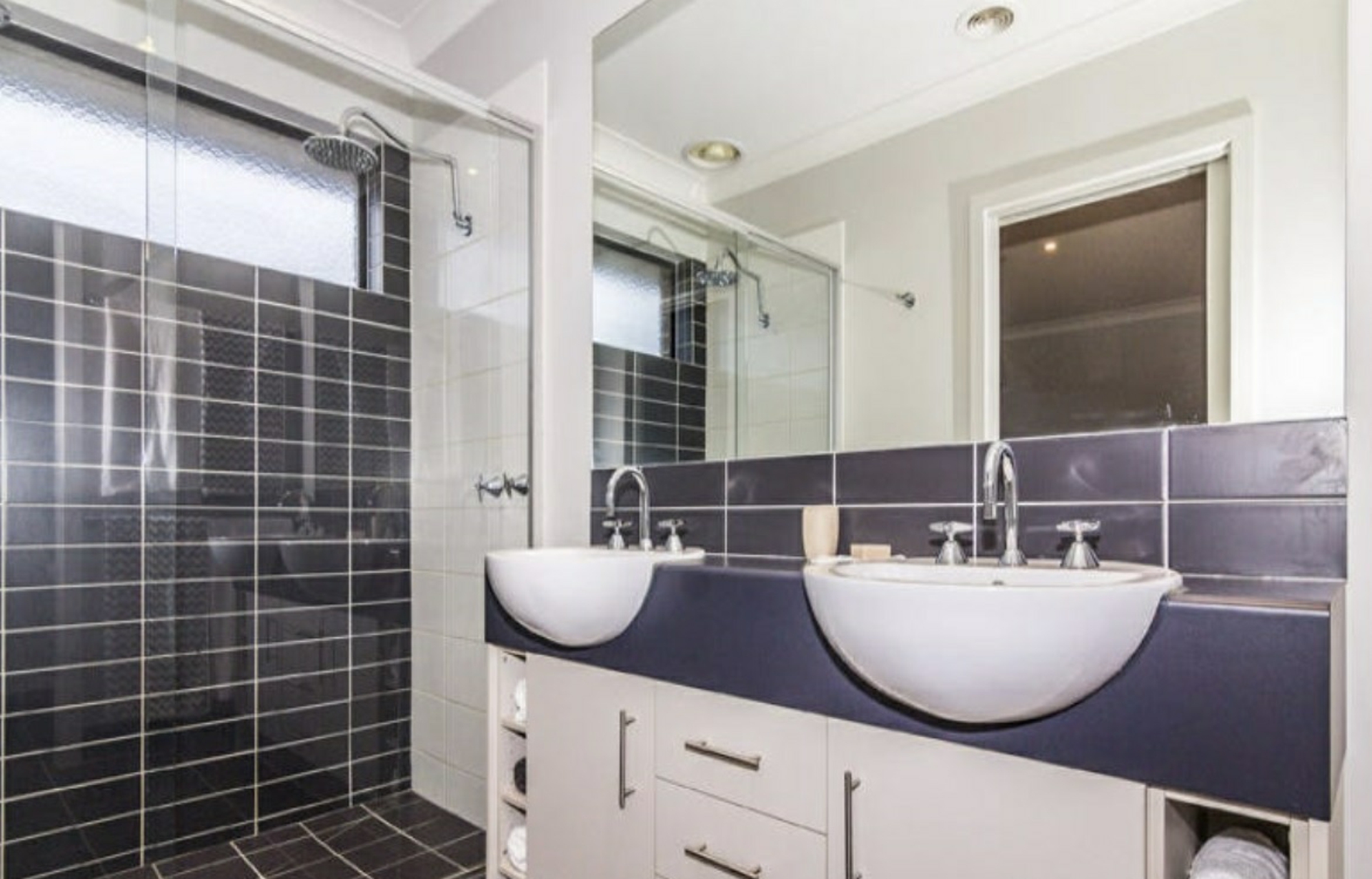 25 Henning Avenue, LYNBROOK