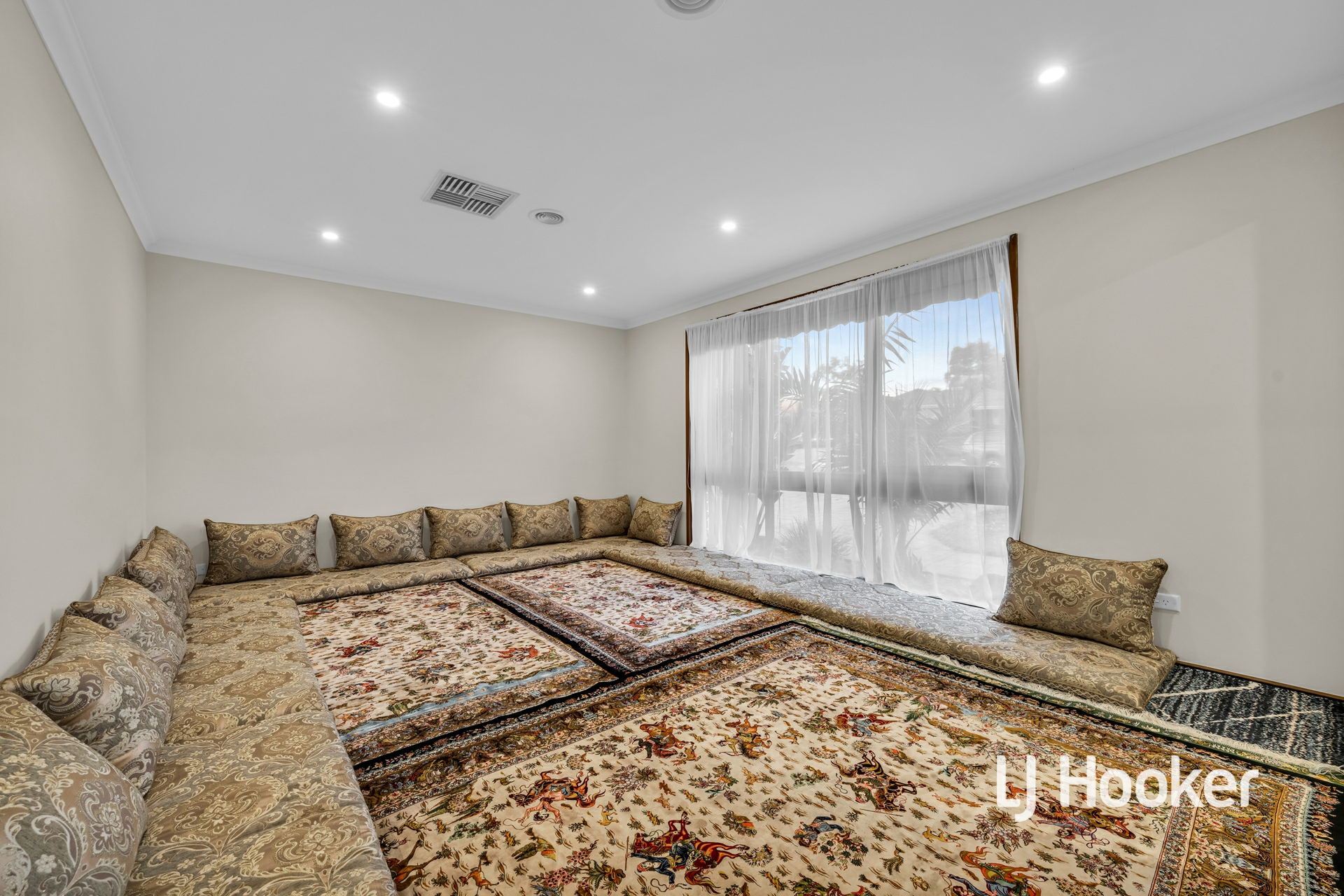 6 Lynne Court, HALLAM