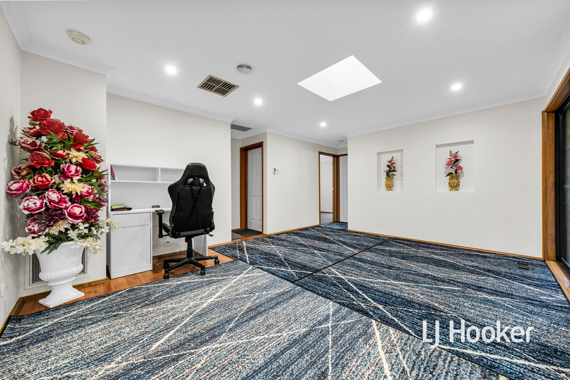 6 Lynne Court, HALLAM