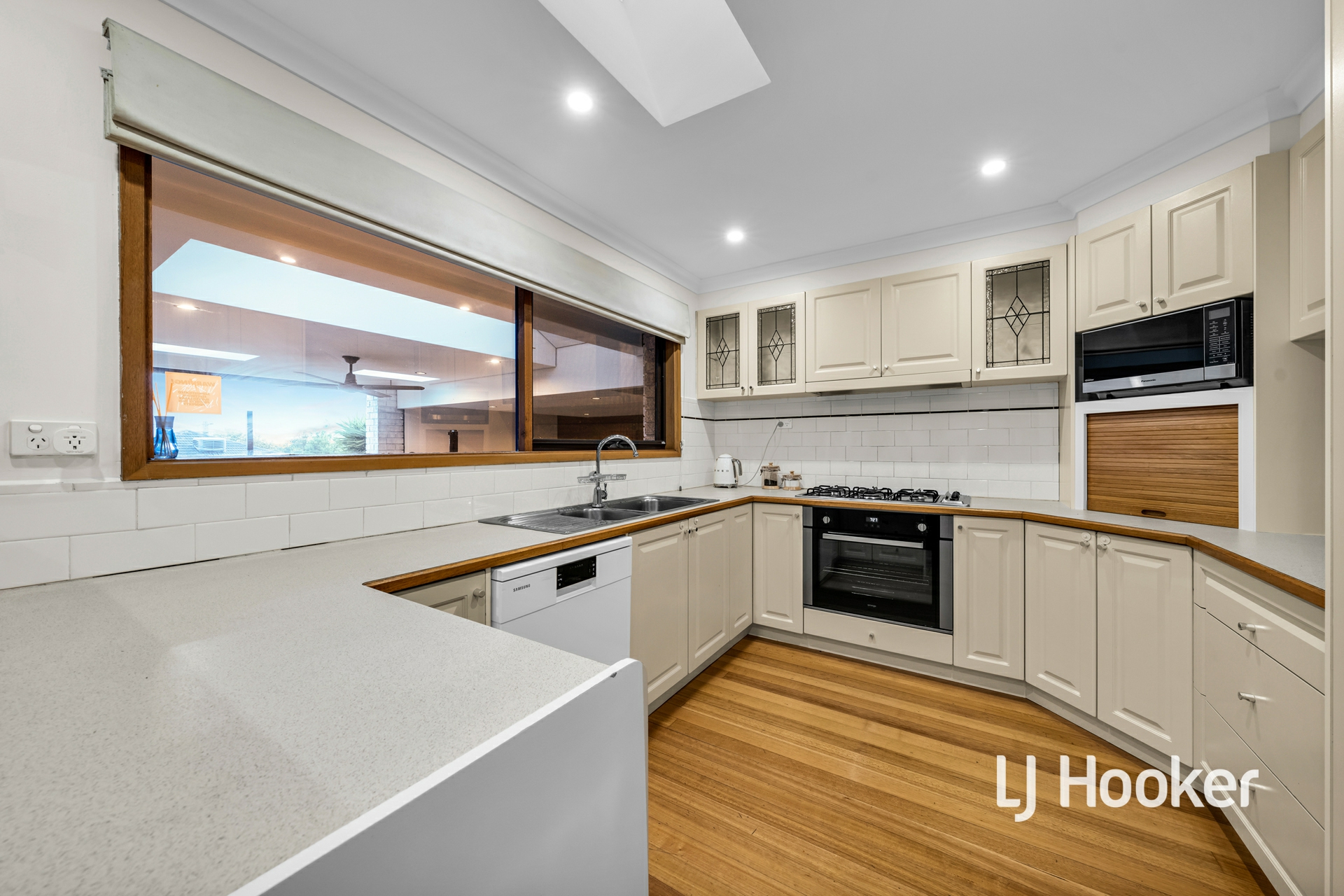 6 Lynne Court, HALLAM