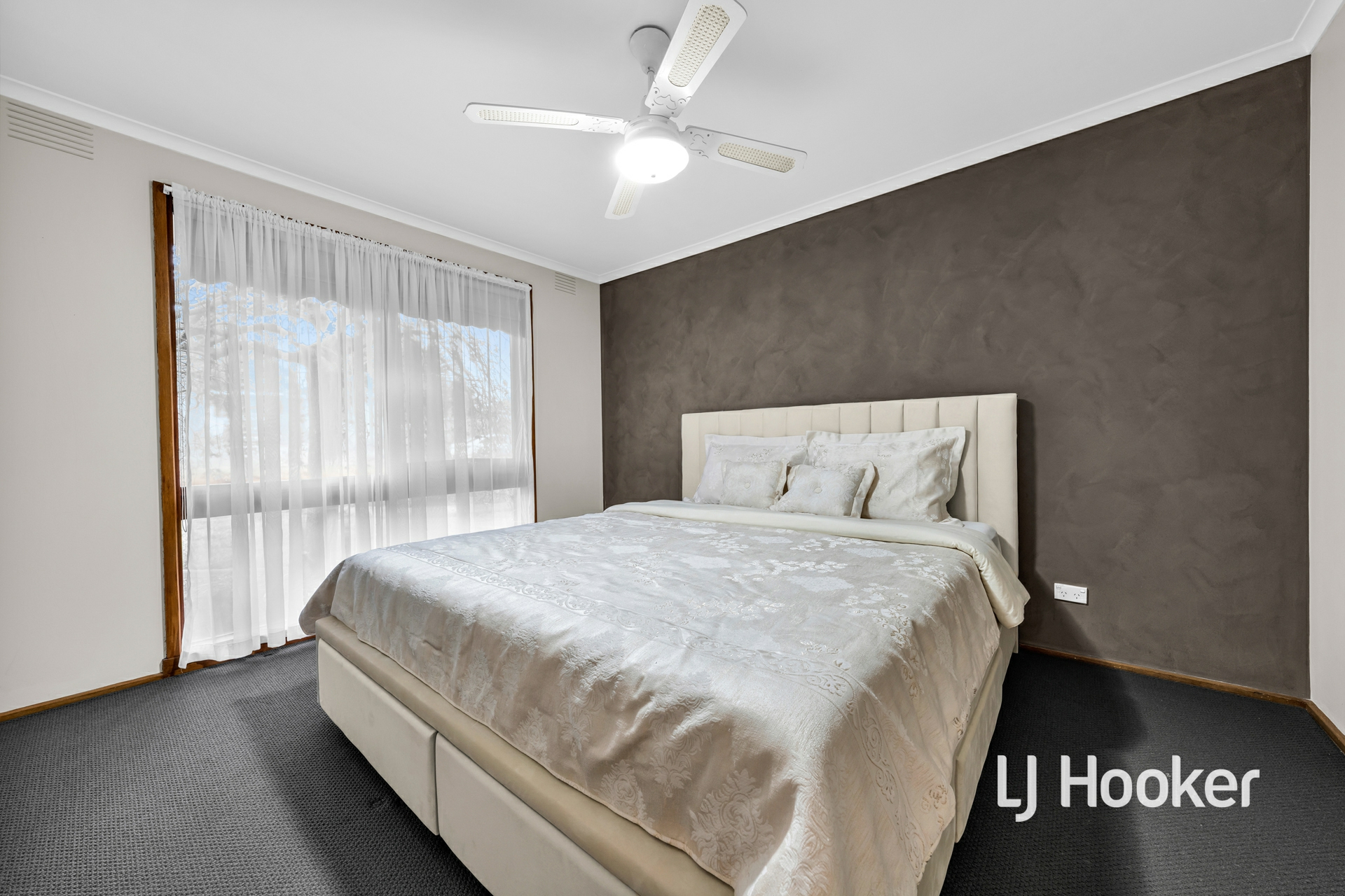 6 Lynne Court, HALLAM