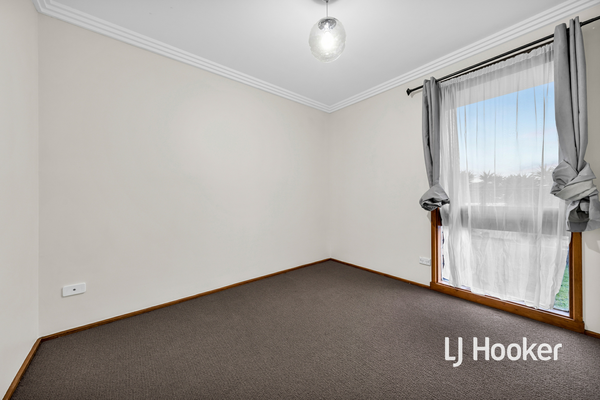 6 Lynne Court, HALLAM