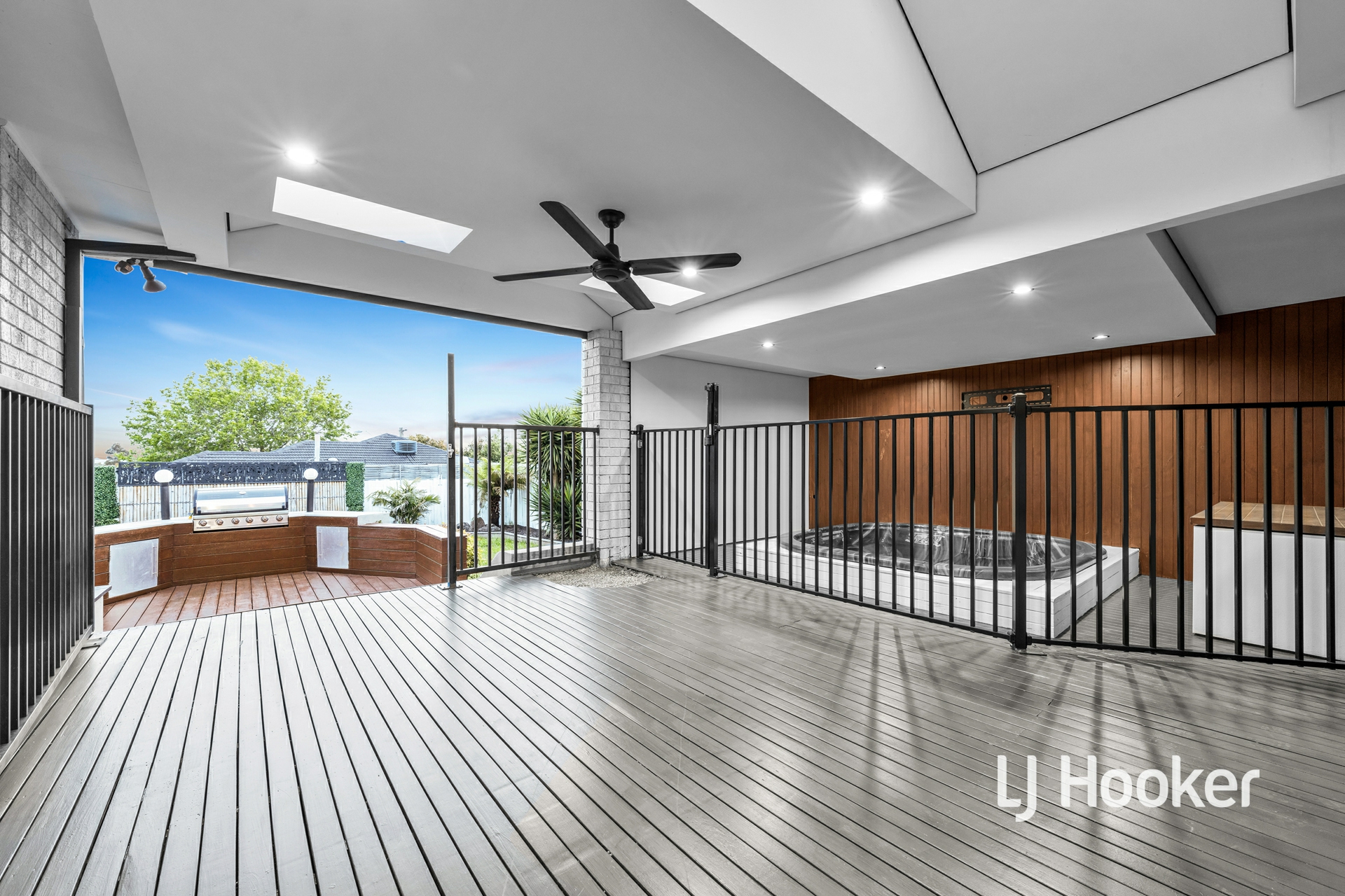 6 Lynne Court, HALLAM