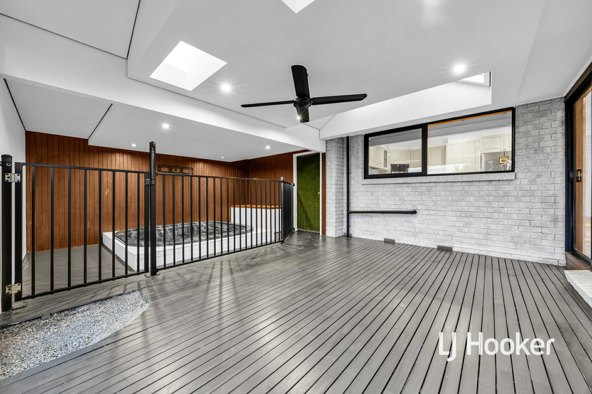 6 Lynne Court, HALLAM