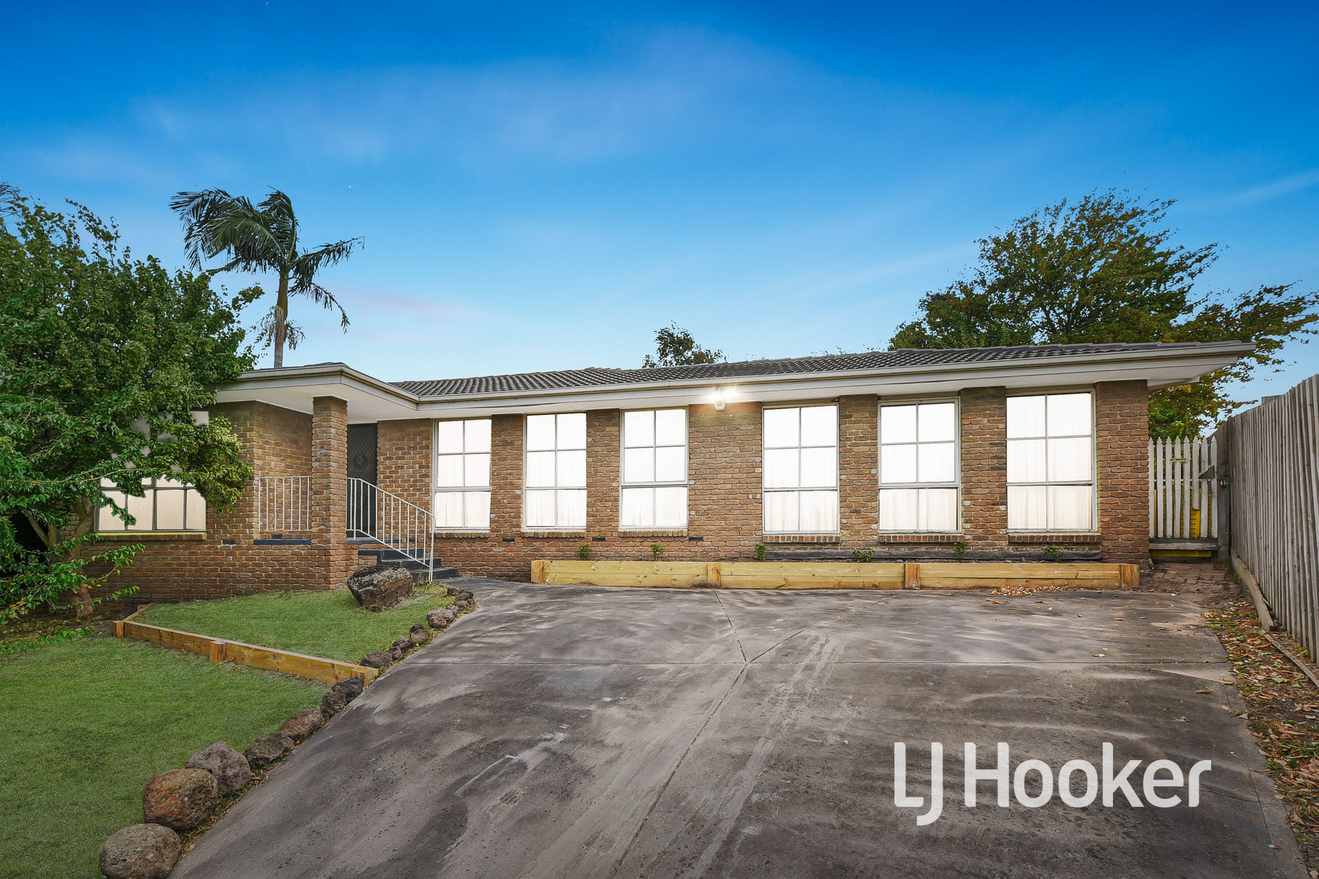 11 Dalvana Court, Hampton Park