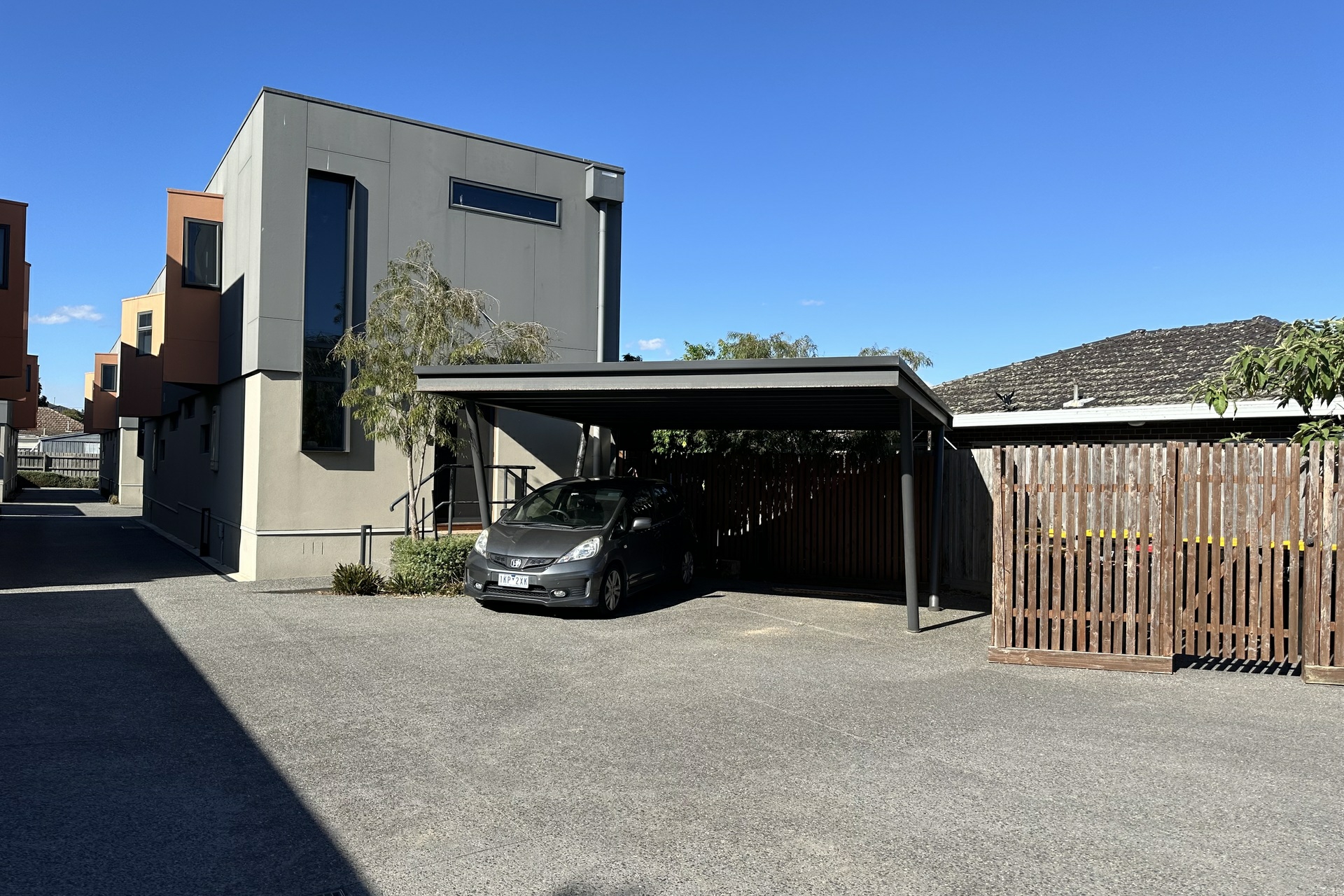 2/27 New Street Dandenong VIC
