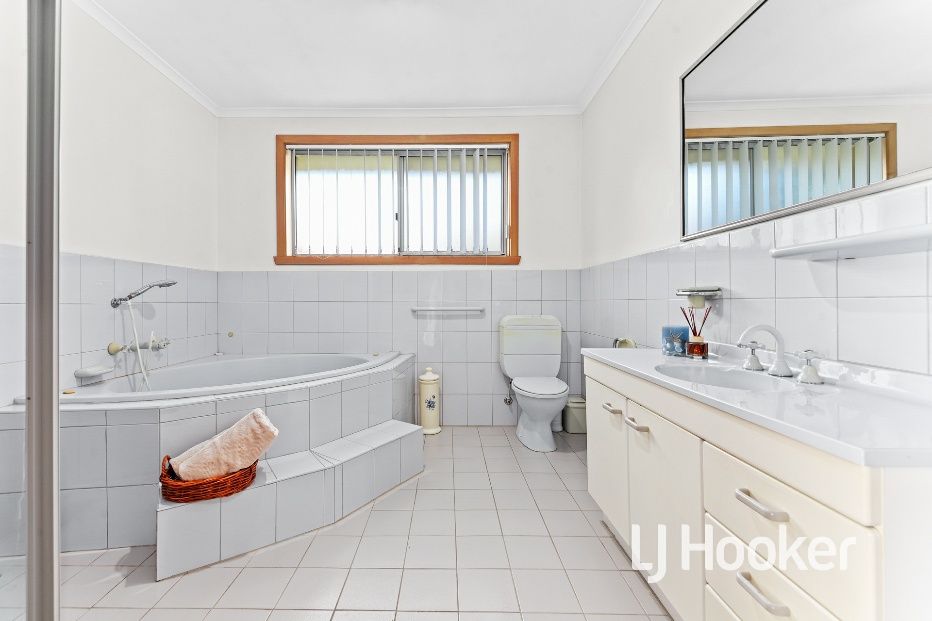 199 Waradgery Drive, ROWVILLE