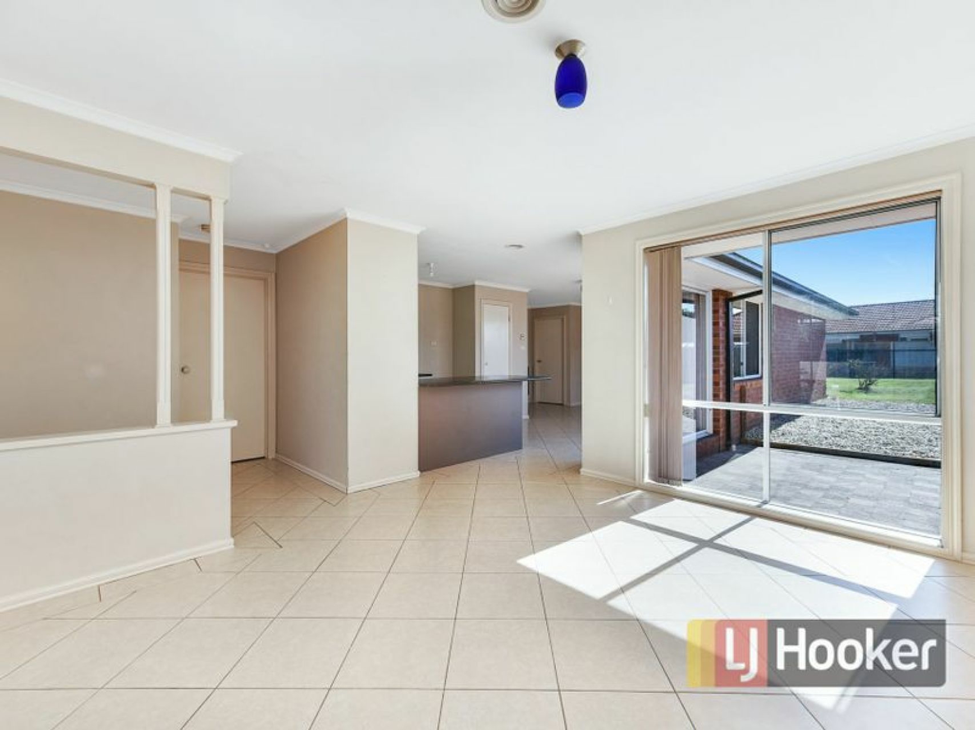 77 Strathaird Drive, NARRE WARREN SOUTH