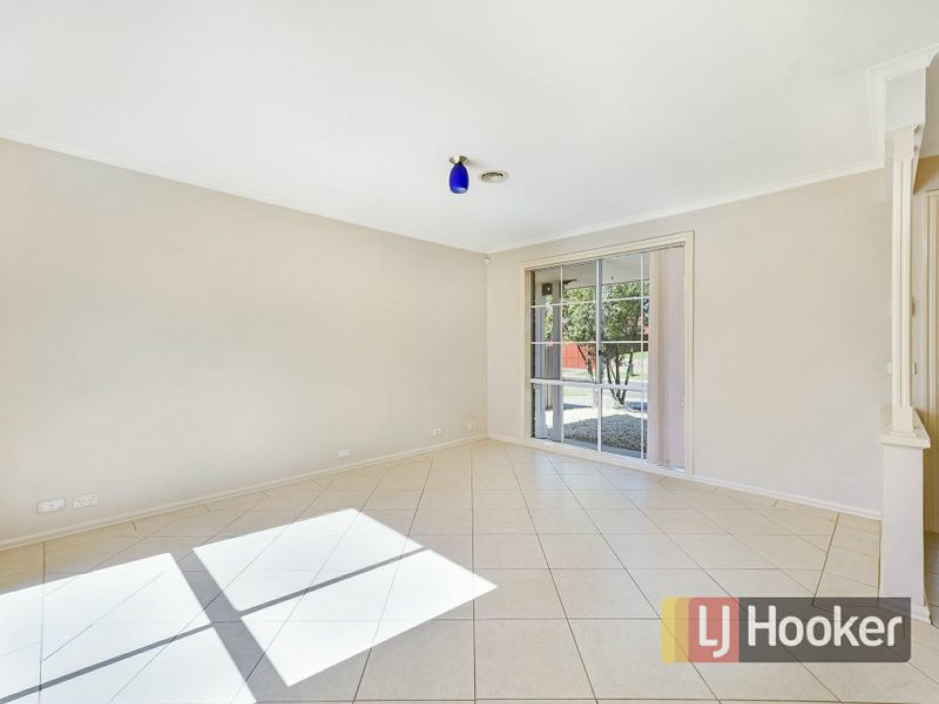 77 Strathaird Drive, NARRE WARREN SOUTH