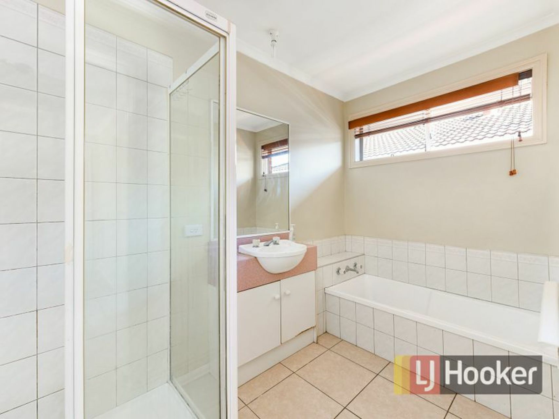77 Strathaird Drive, NARRE WARREN SOUTH