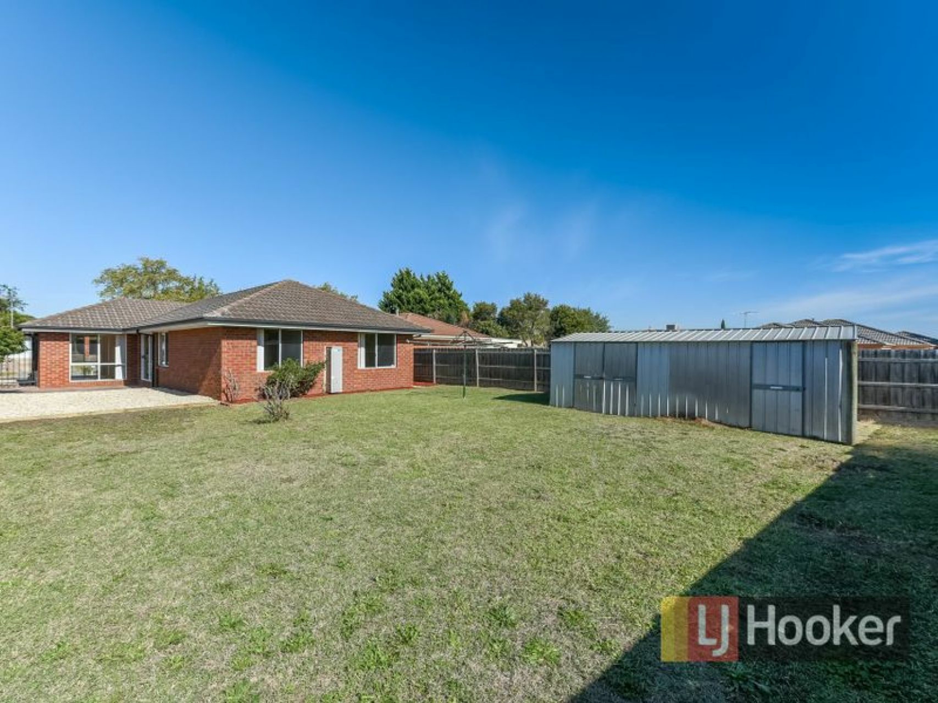 77 Strathaird Drive, NARRE WARREN SOUTH