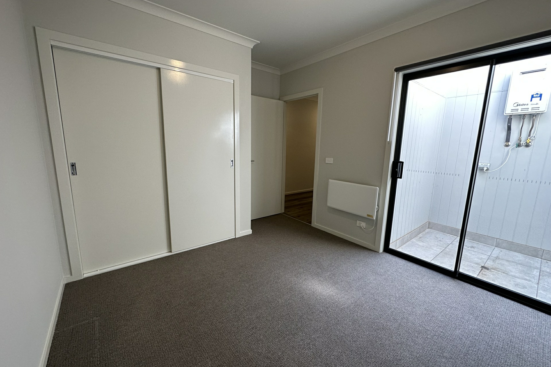 24 Plymouth Boulevard, CLYDE NORTH