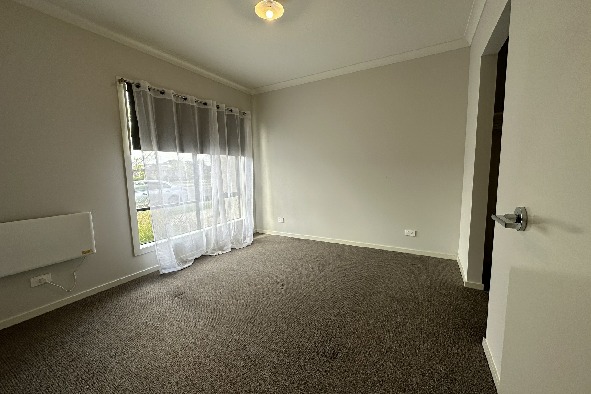 24 Plymouth Boulevard, CLYDE NORTH