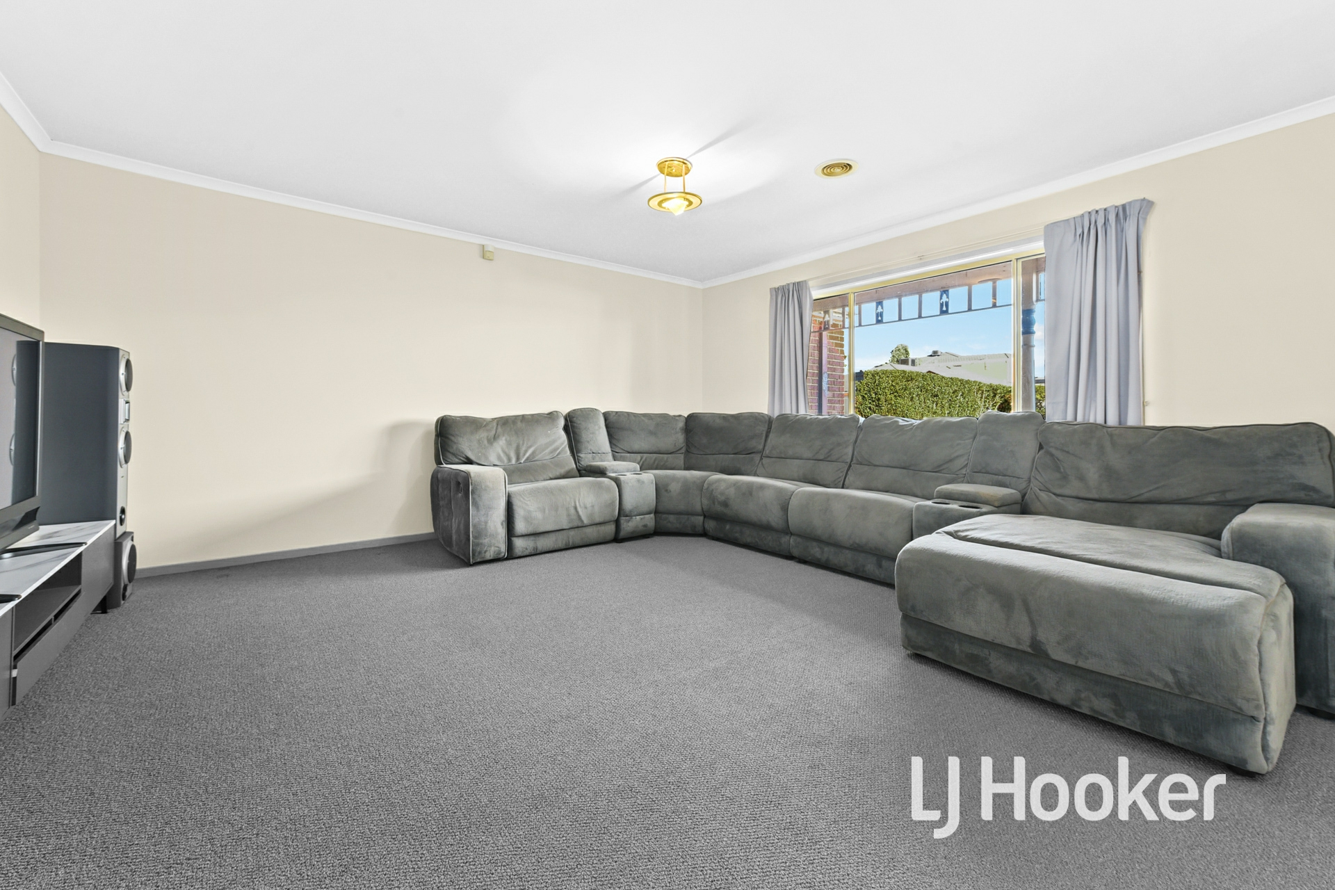 97 Central Road, HAMPTON PARK