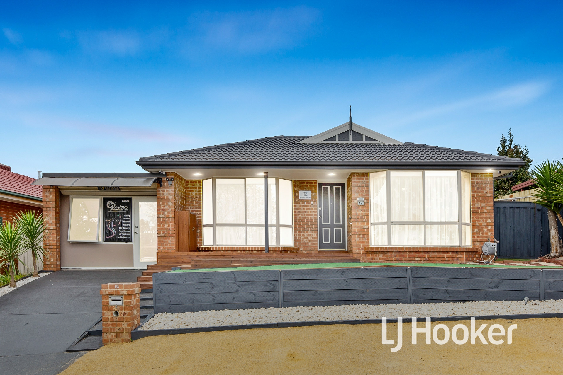12 Sandhurst Mews, HAMPTON PARK