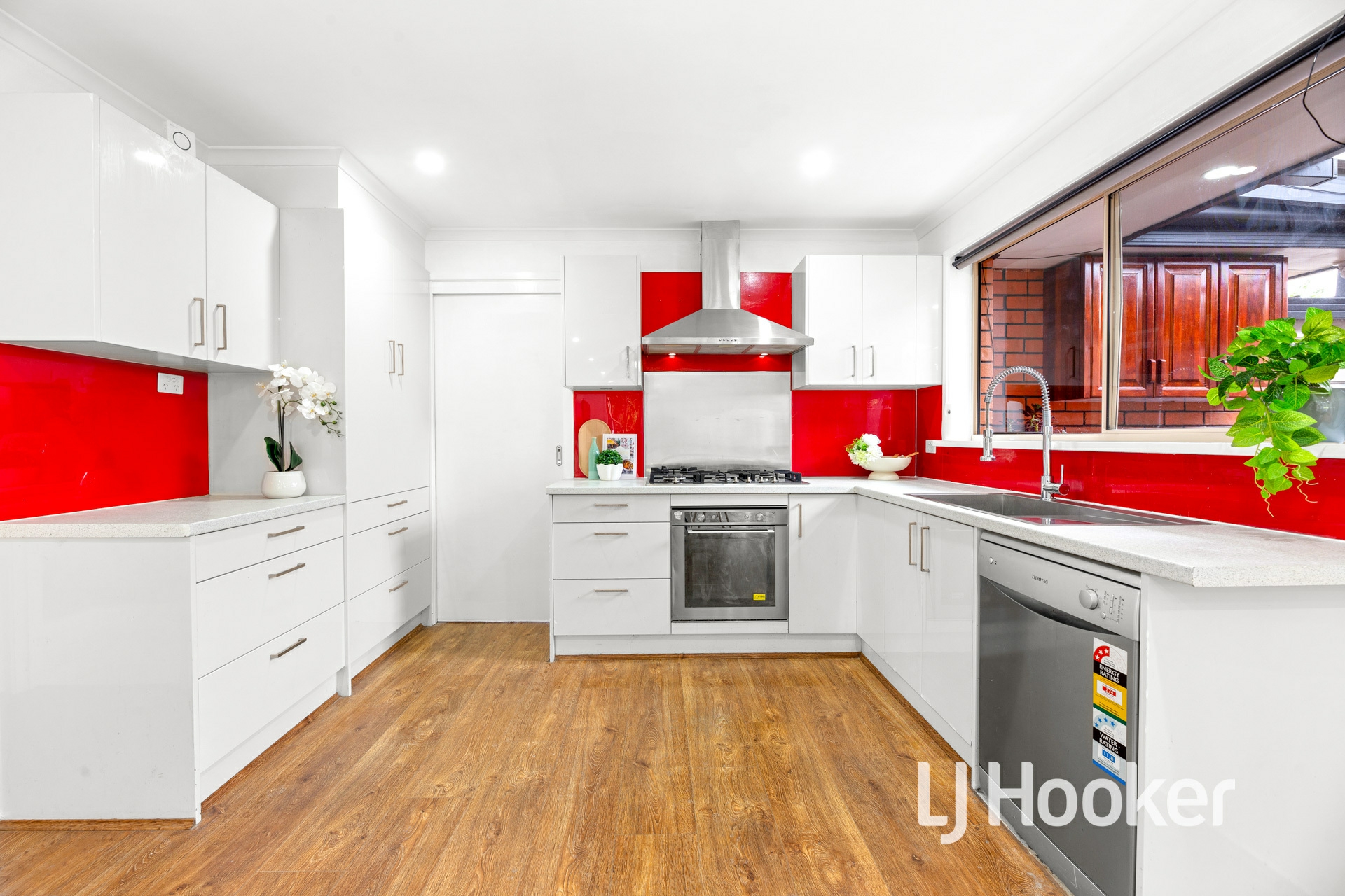 12 Sandhurst Mews, HAMPTON PARK