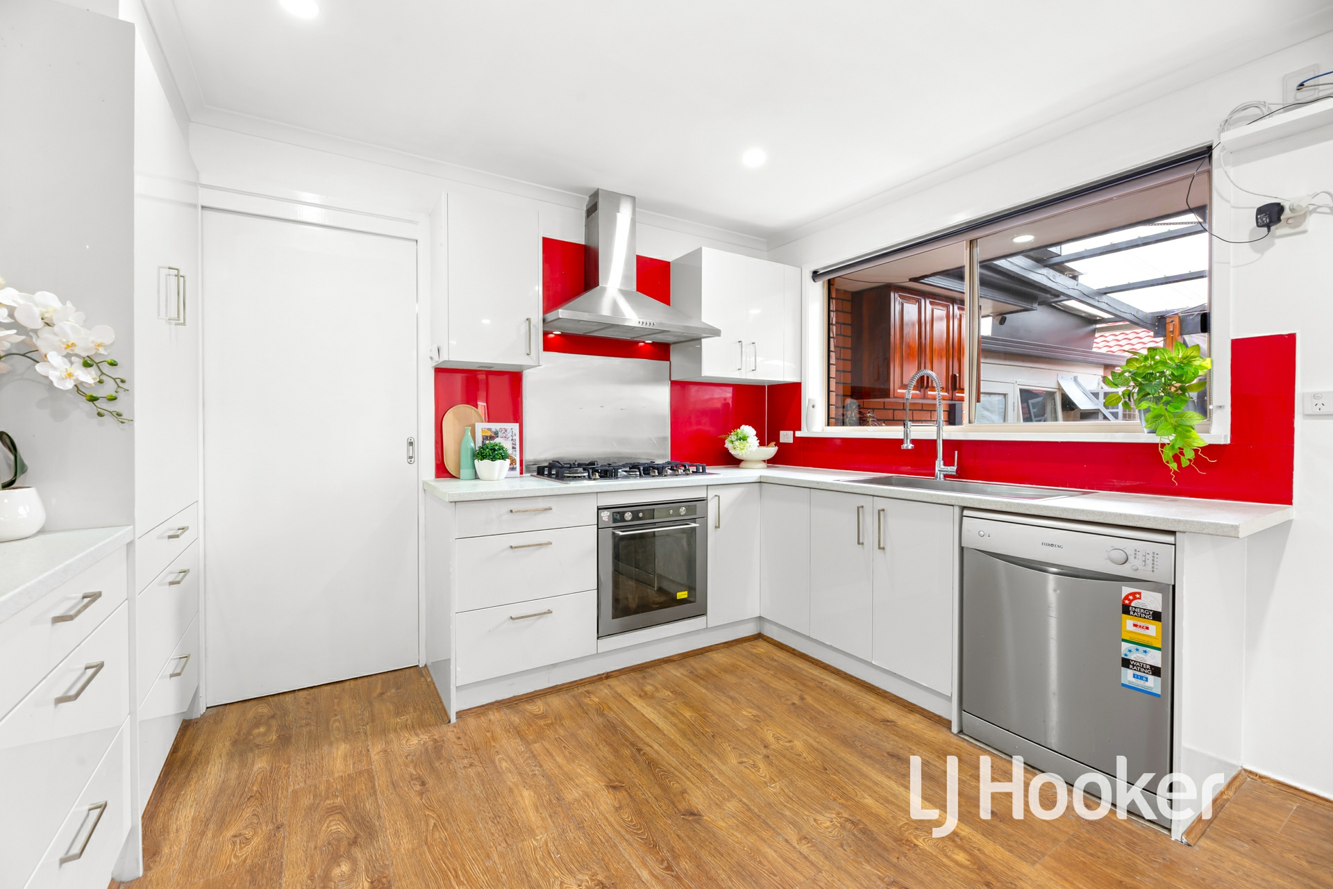 12 Sandhurst Mews, HAMPTON PARK