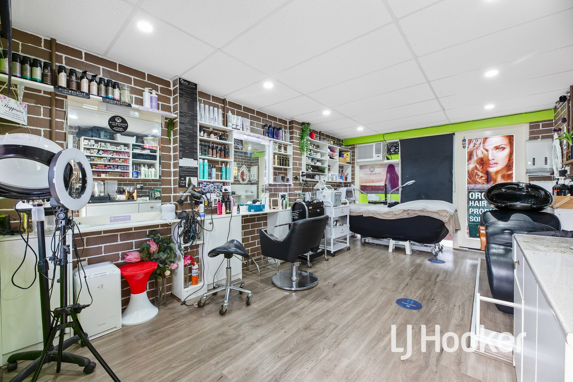 12 Sandhurst Mews, HAMPTON PARK