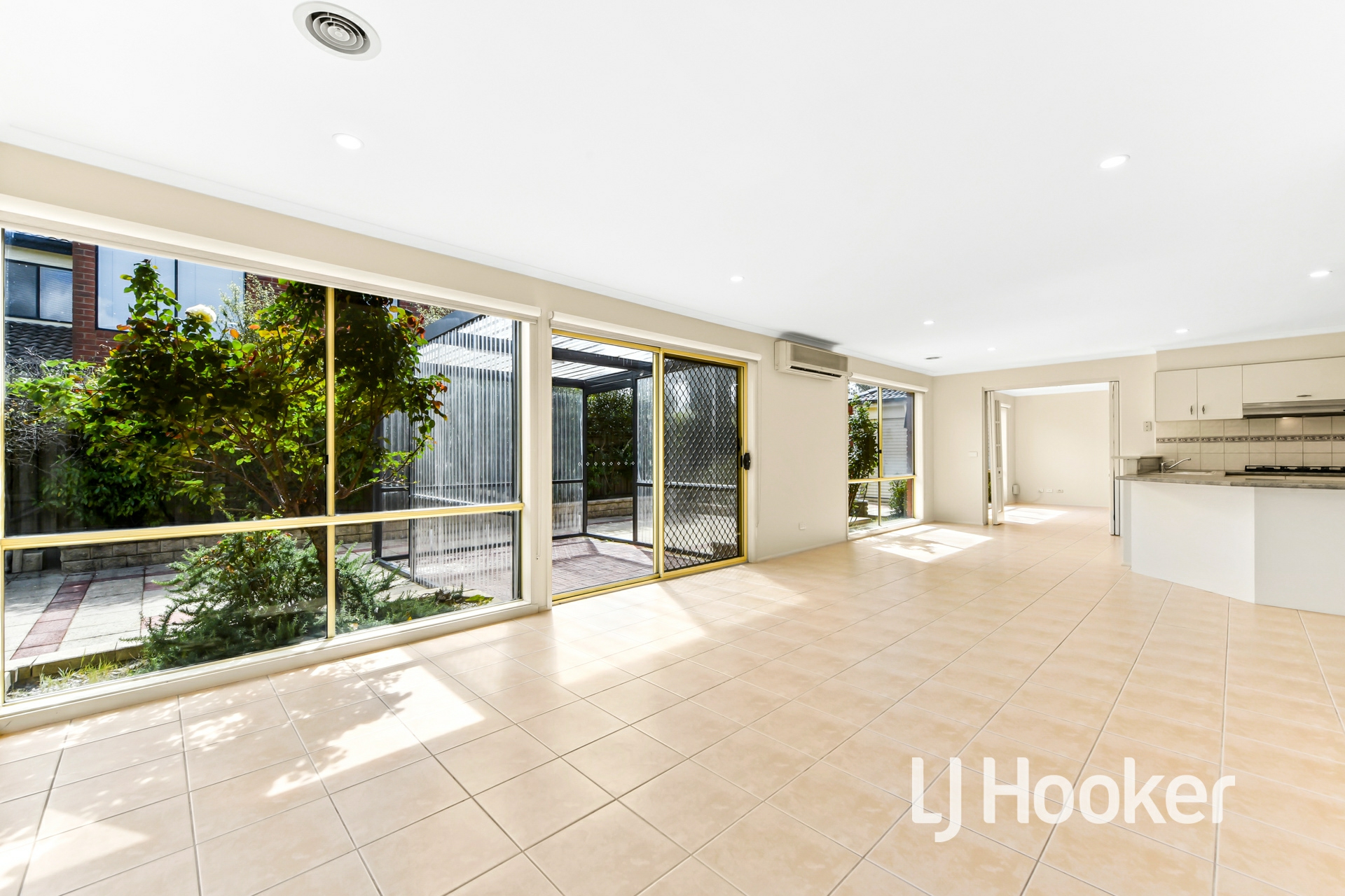 28 Eldershaw Drive Lynbrook VIC House for Sale LJ Hooker