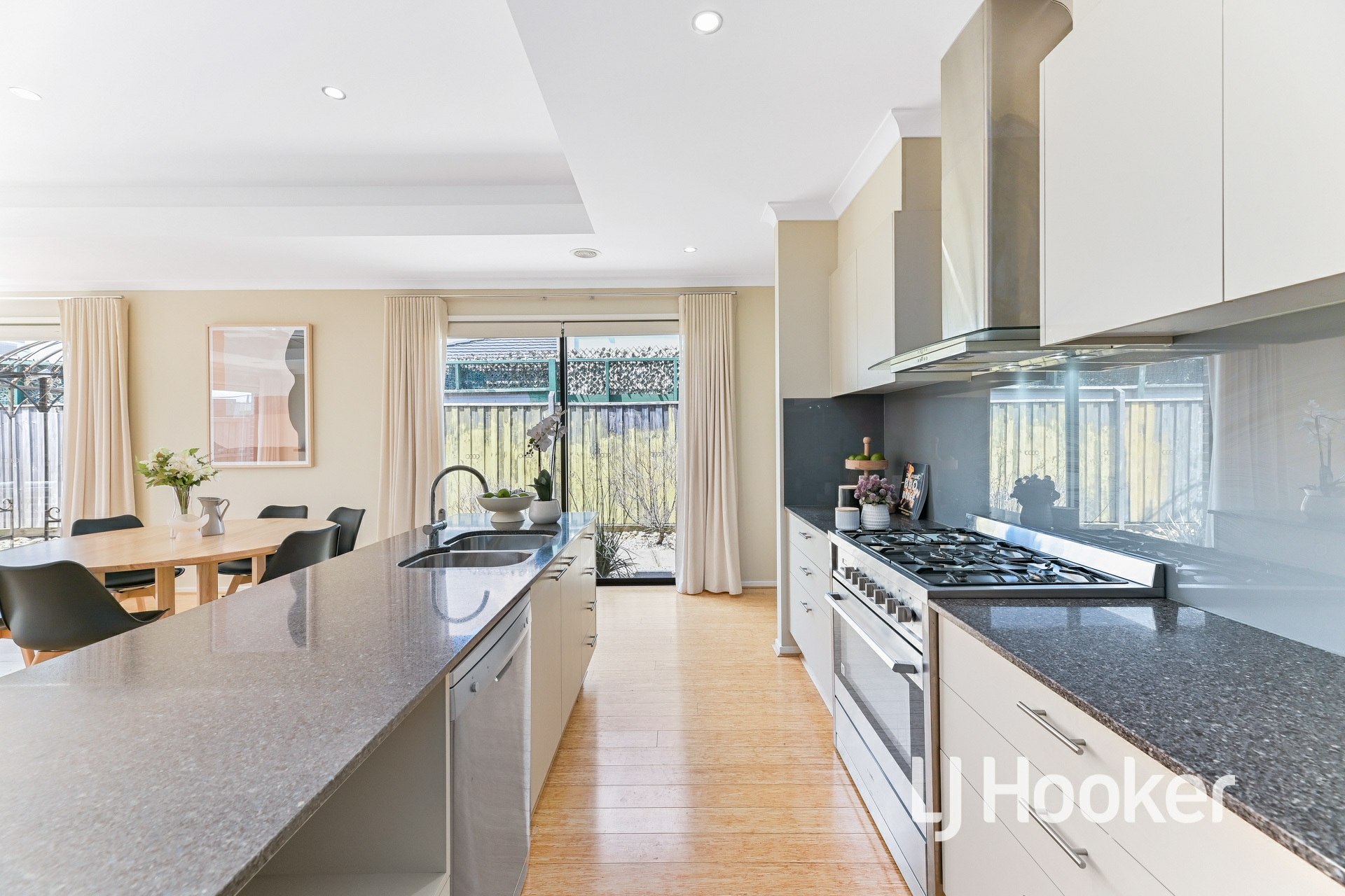 2 Riverbank Close, CLYDE NORTH
