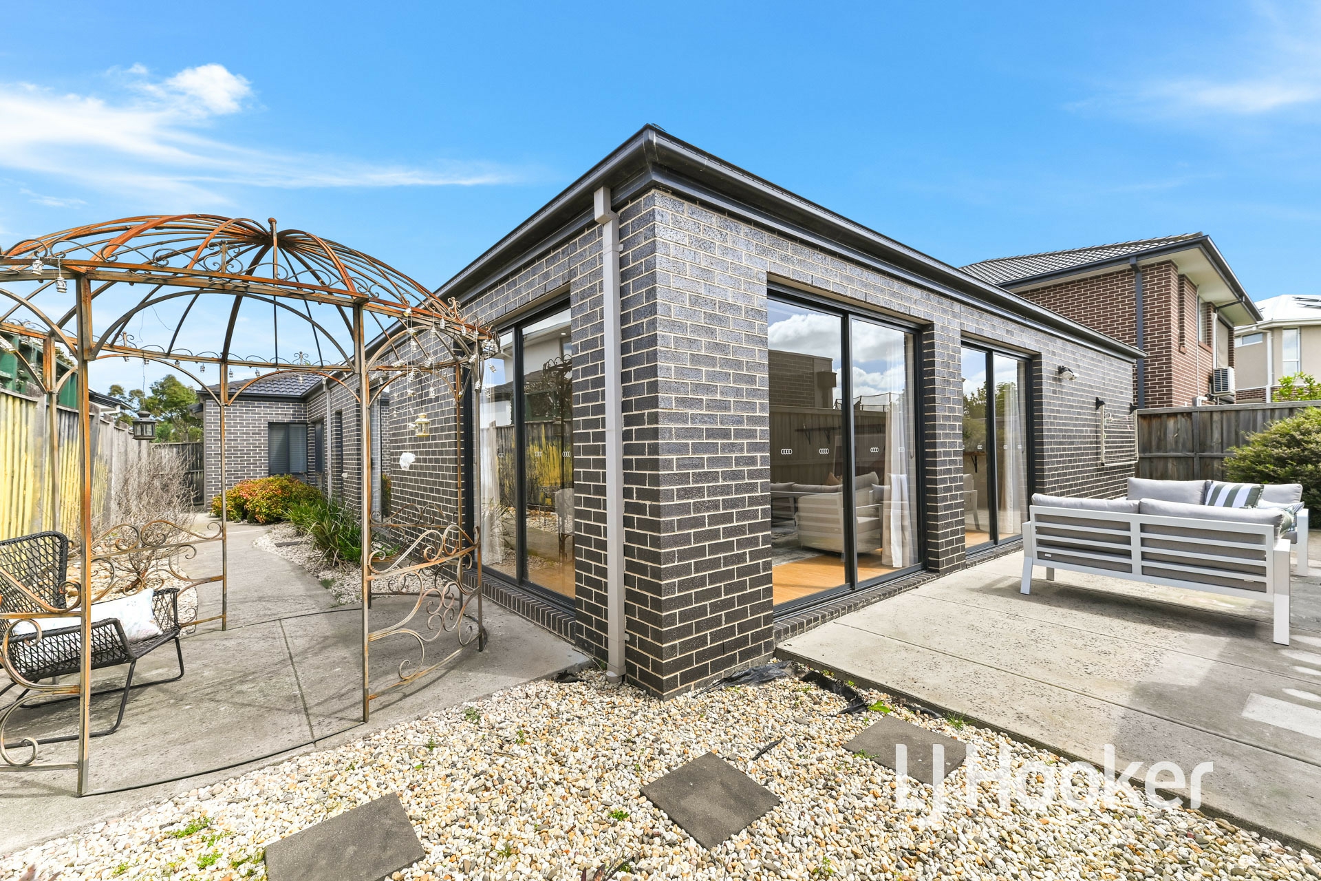 2 Riverbank Close, CLYDE NORTH
