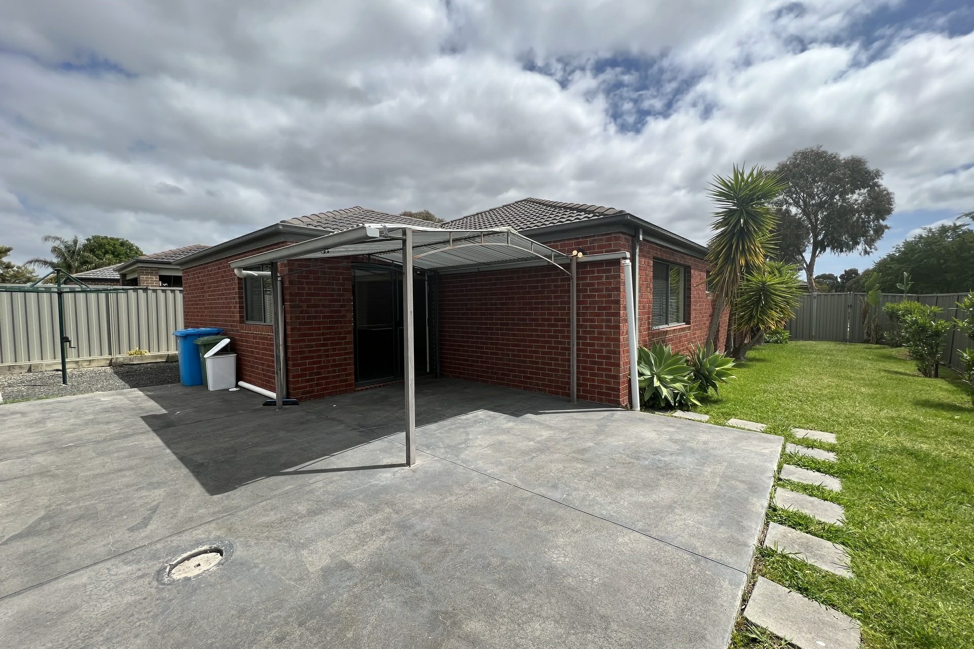 1 Tattle Grove, CRANBOURNE EAST