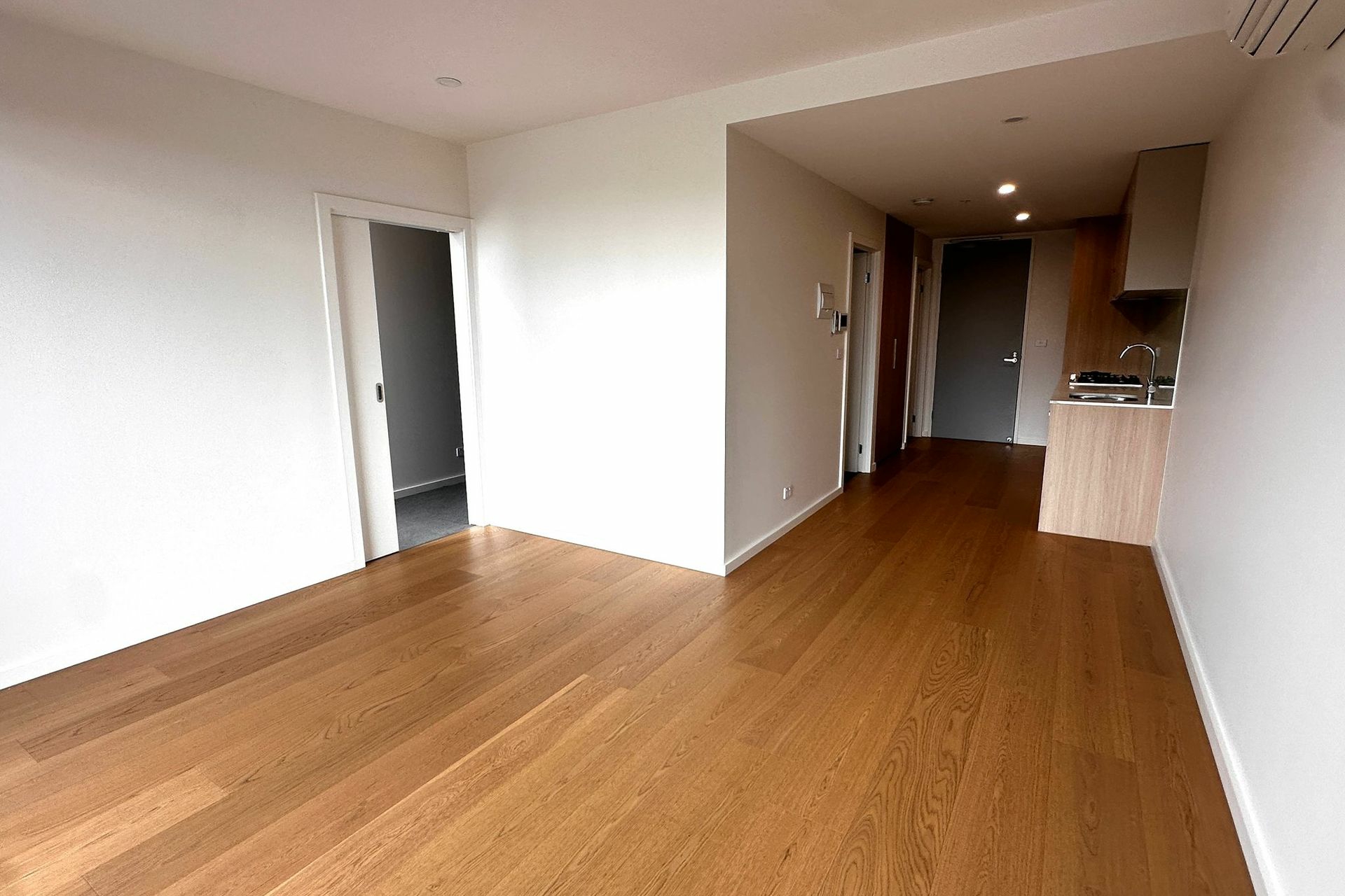 109/1090 Nepean Highway, HIGHETT