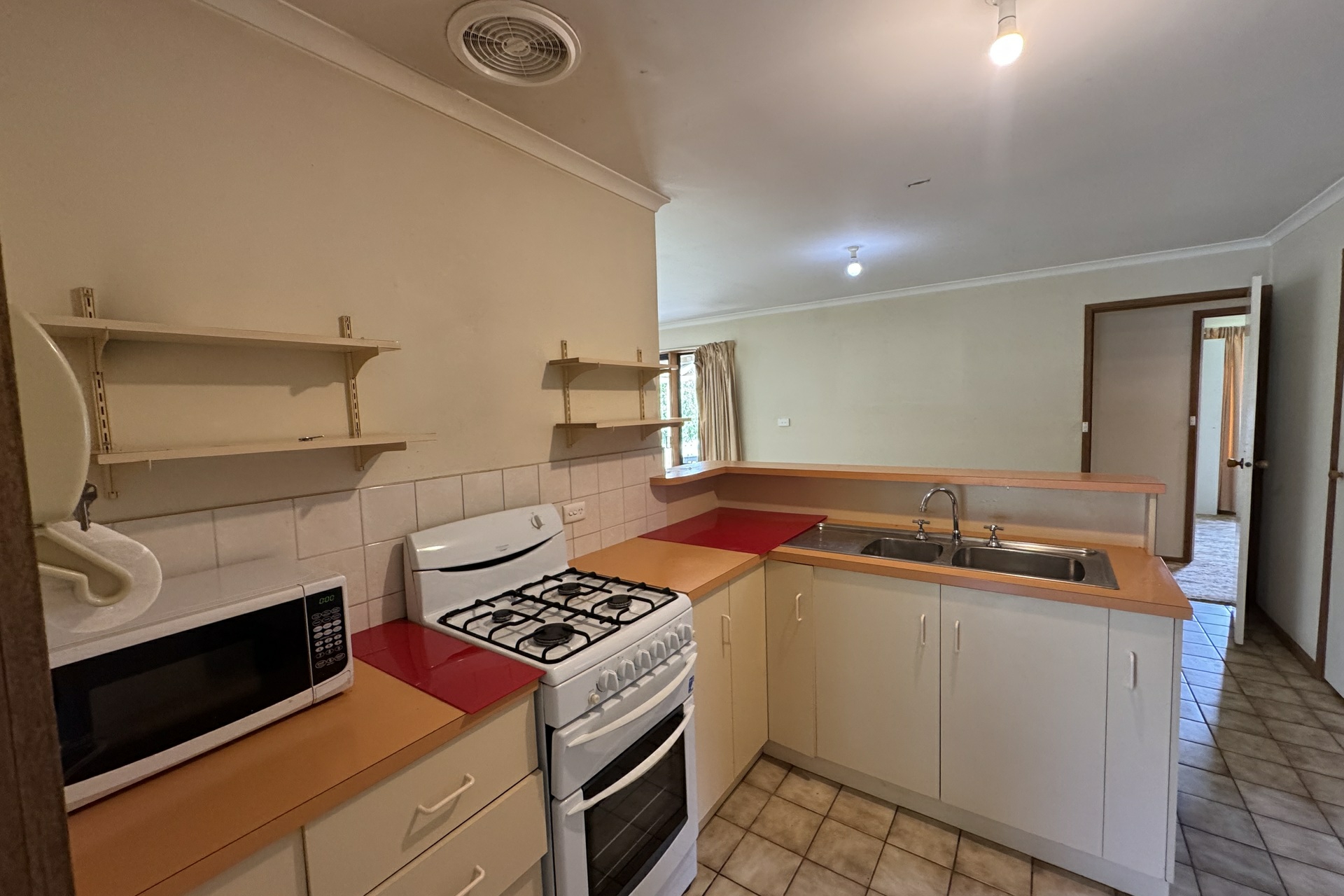 30 Ivan Crescent, HAMPTON PARK
