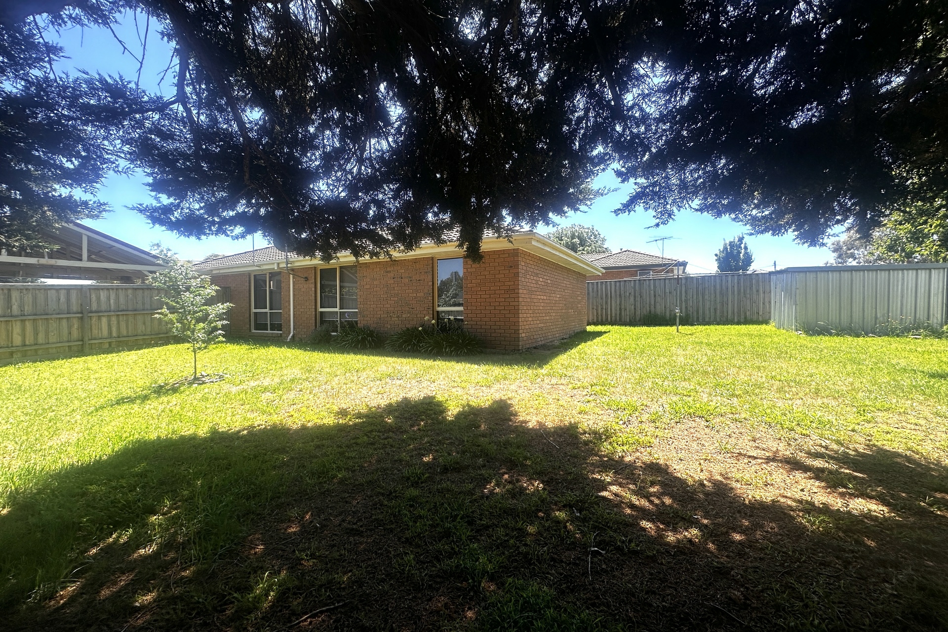 8 Erin Court, HAMPTON PARK