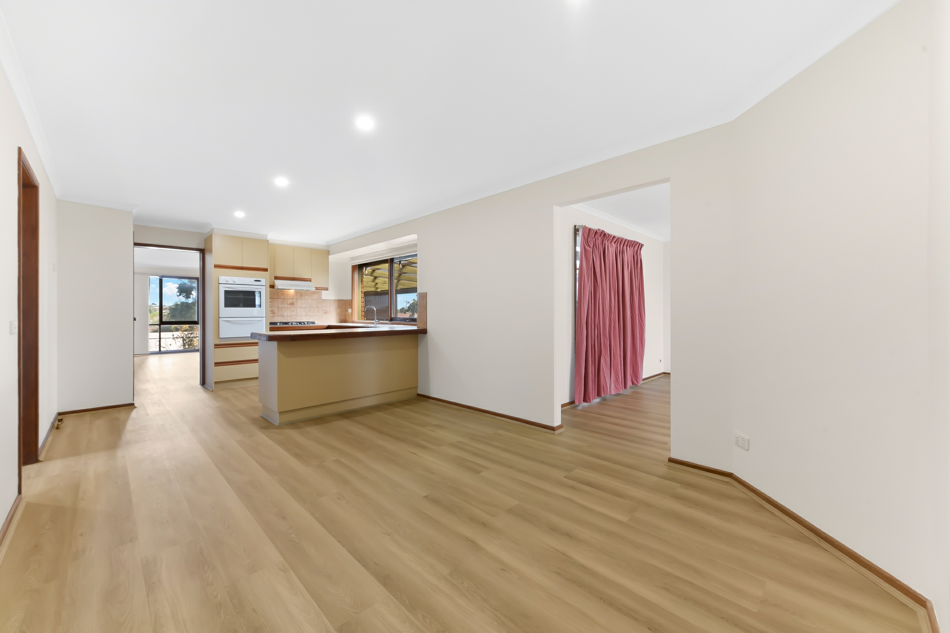 16 Lauren Drive, HAMPTON PARK