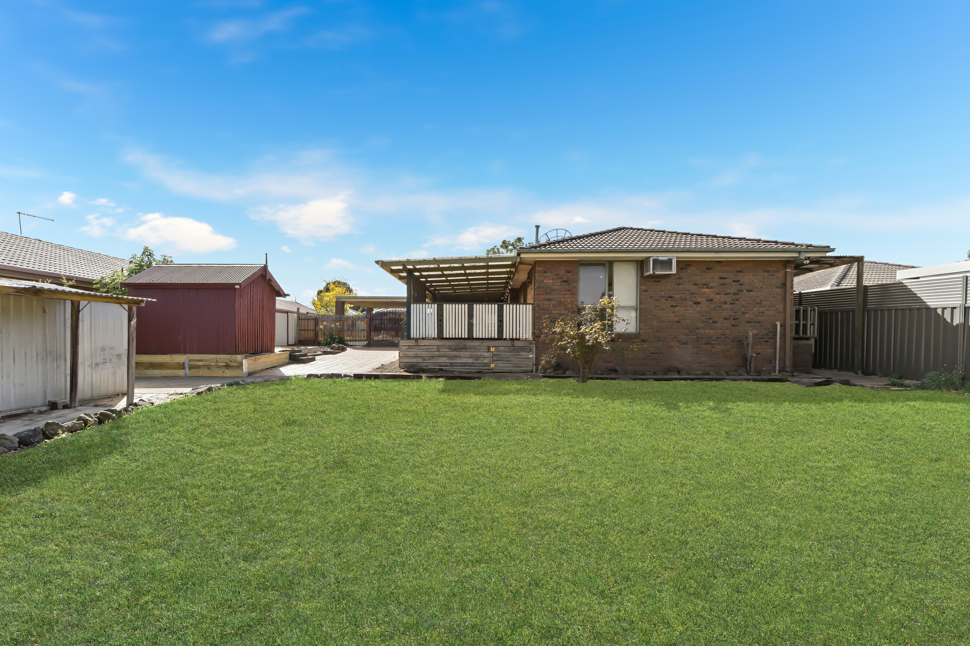 16 Lauren Drive, HAMPTON PARK