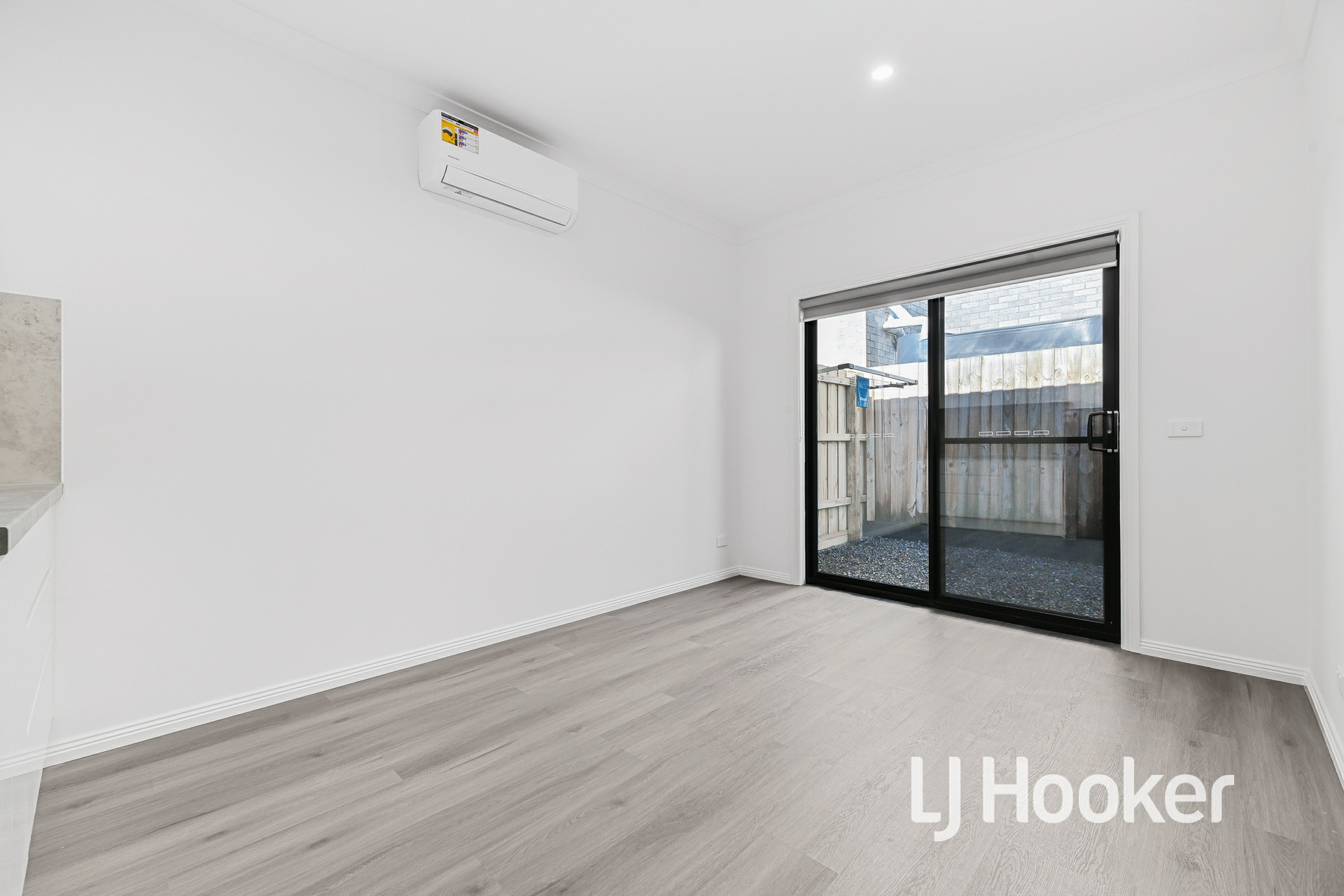 28 Scott Street — photo 6 of 20