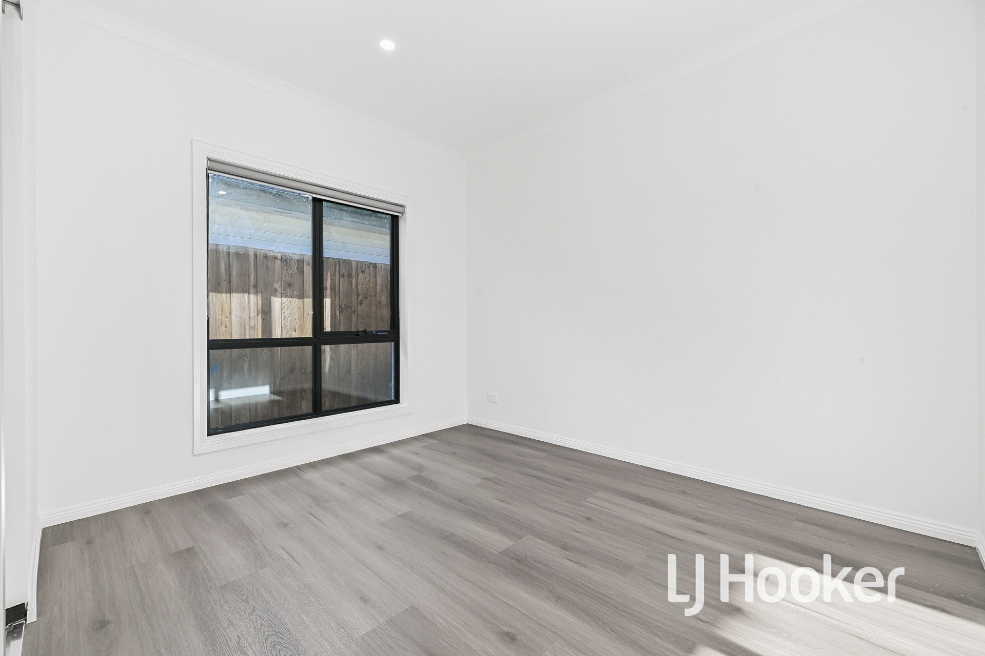 28 Scott Street — photo 8 of 20