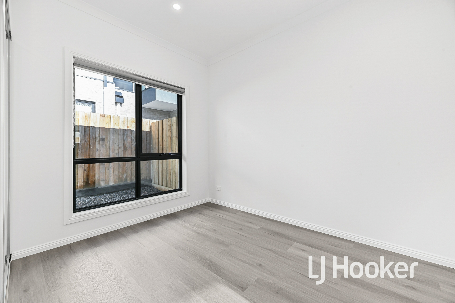 28 Scott Street — photo 9 of 20