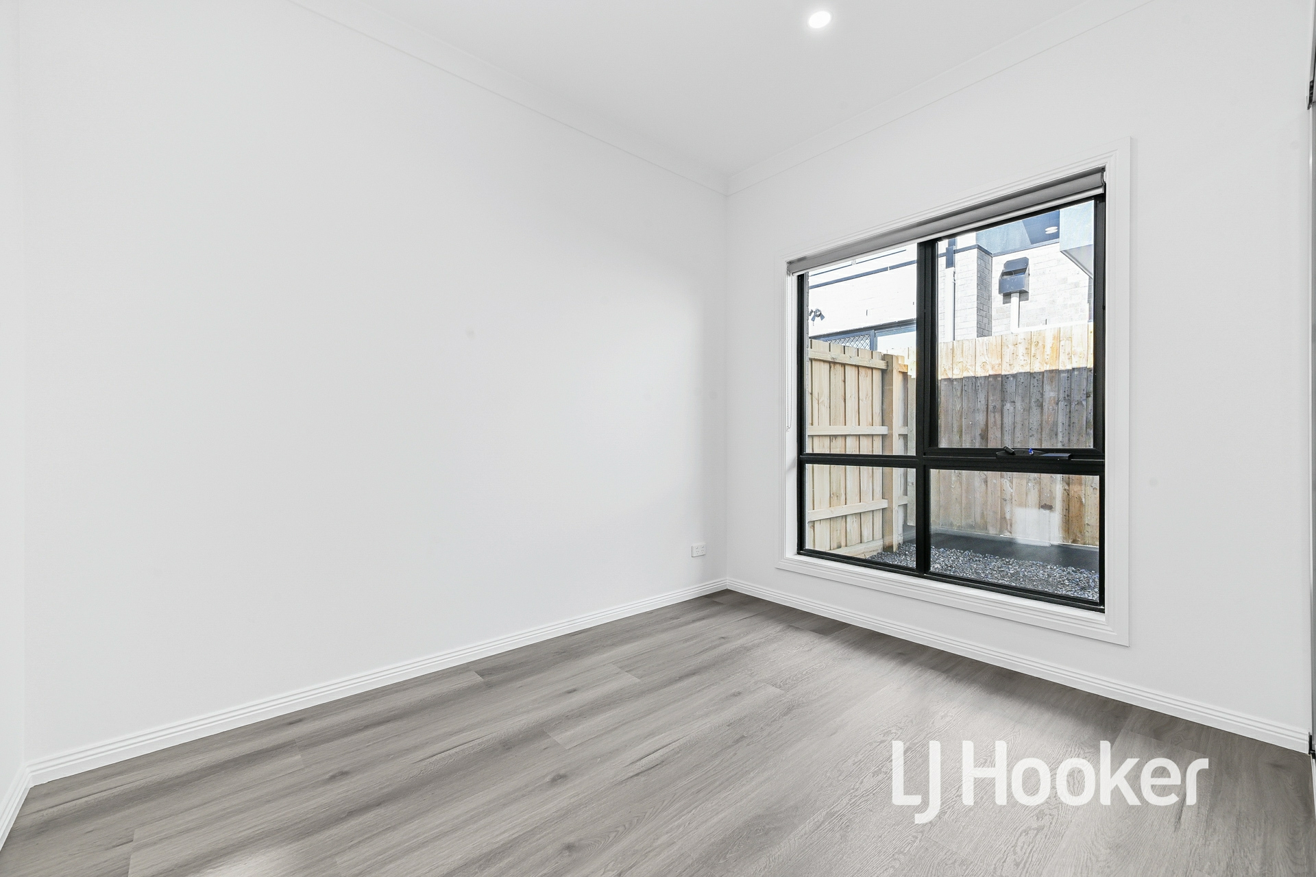 28 Scott Street — photo 10 of 20