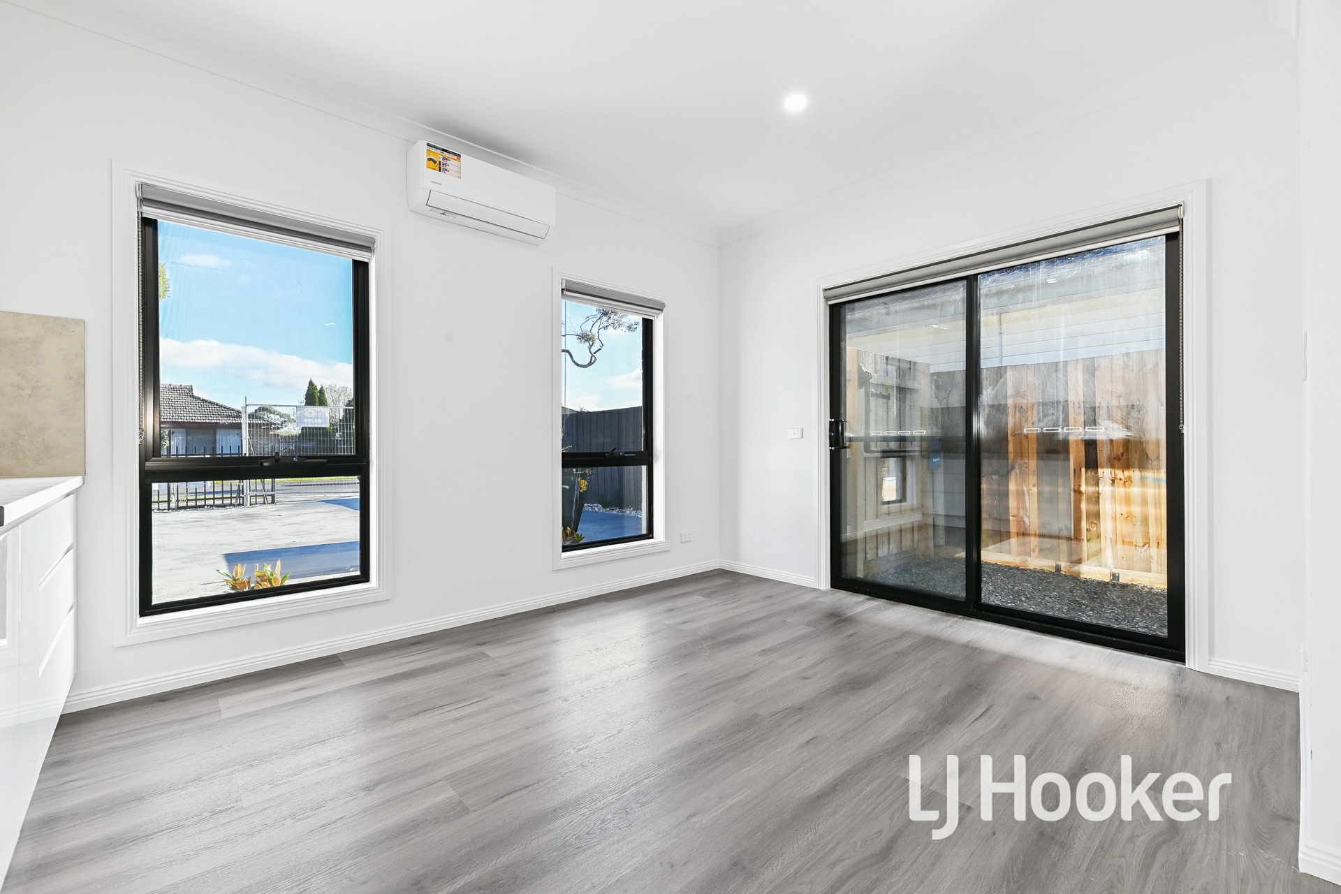 28 Scott Street — photo 11 of 20
