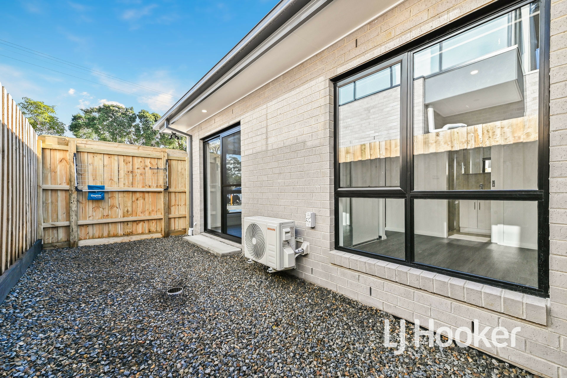 28 Scott Street — photo 16 of 20