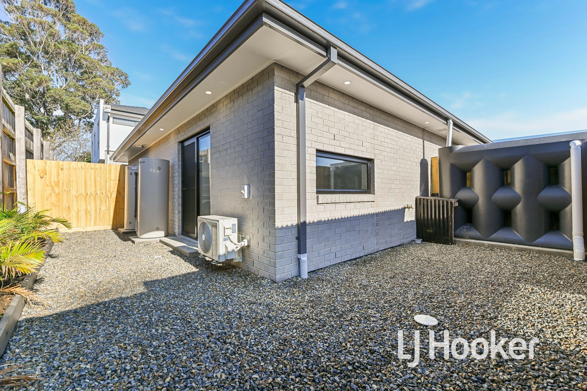 28 Scott Street — photo 17 of 20