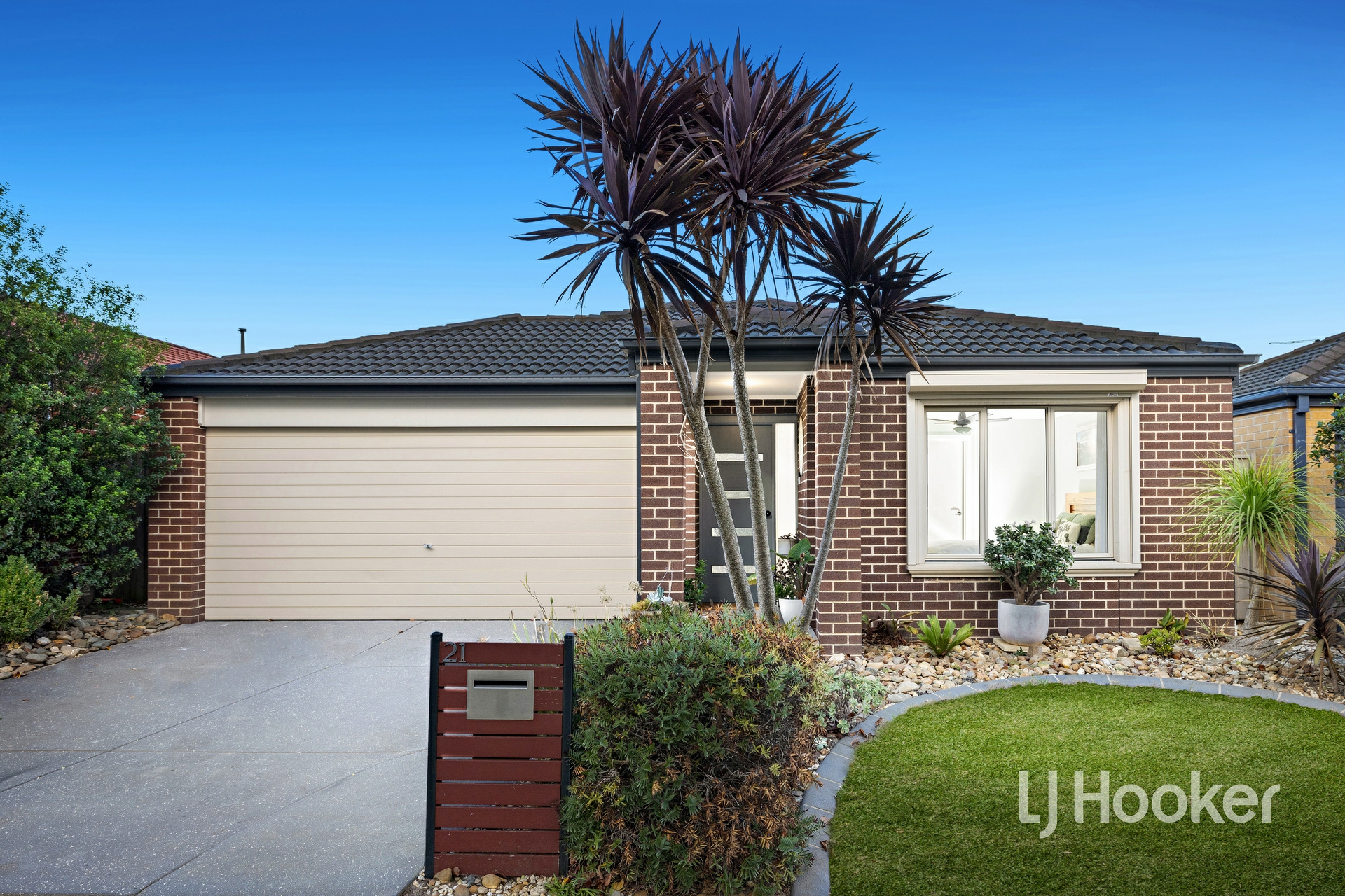 21 Bianca Crescent, CRANBOURNE NORTH