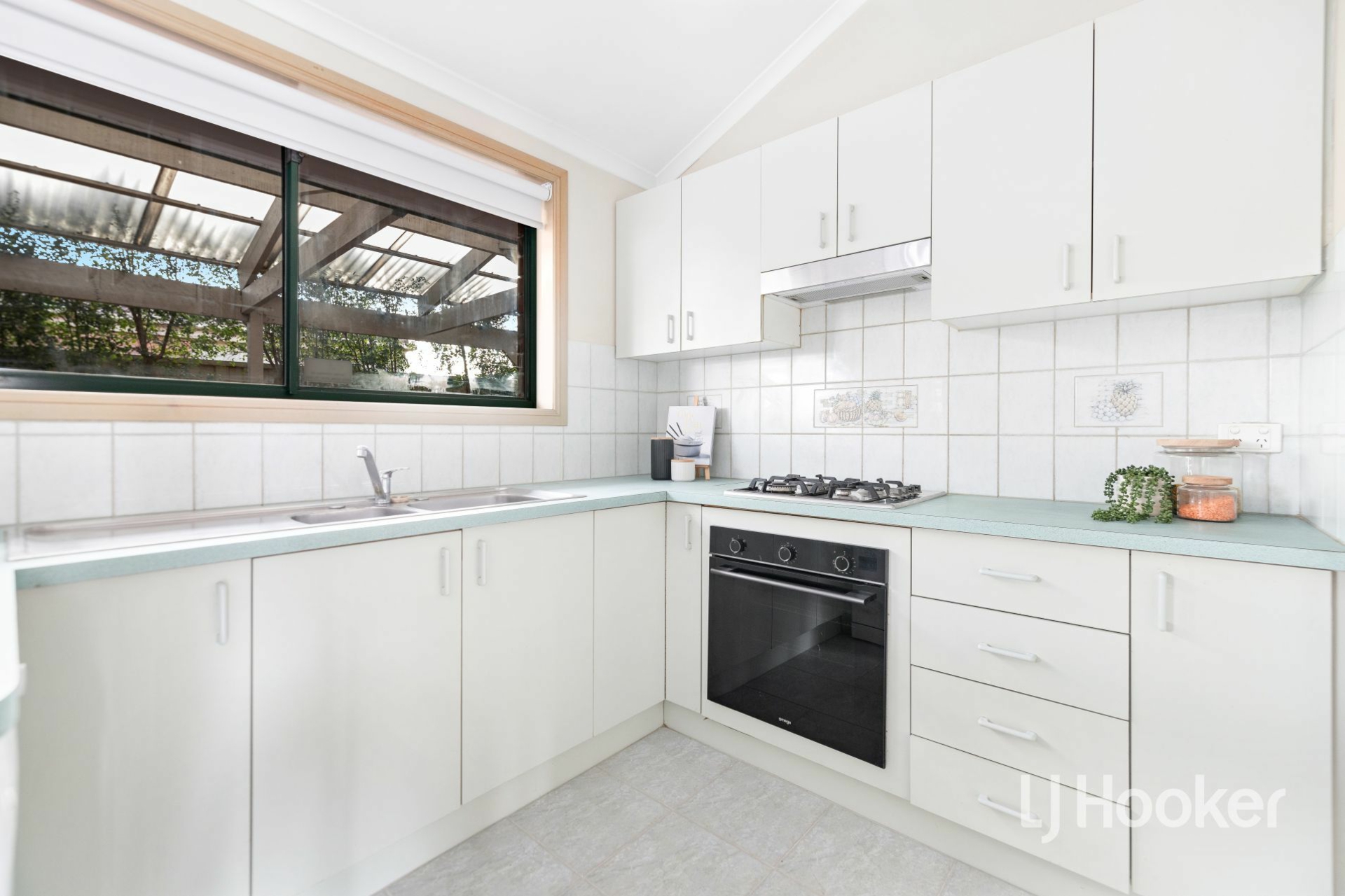 27 Emily Drive, NARRE WARREN