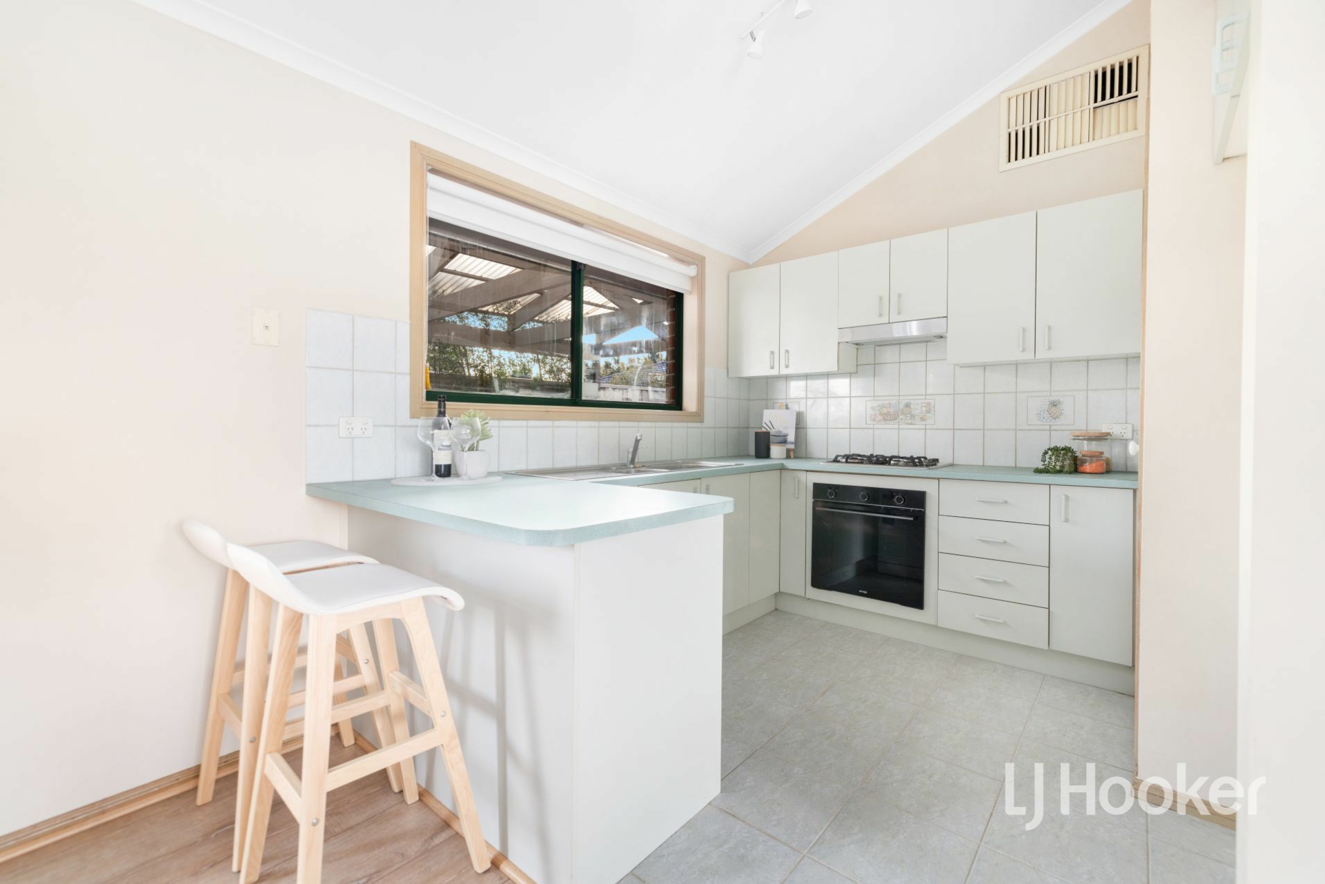 27 Emily Drive, NARRE WARREN