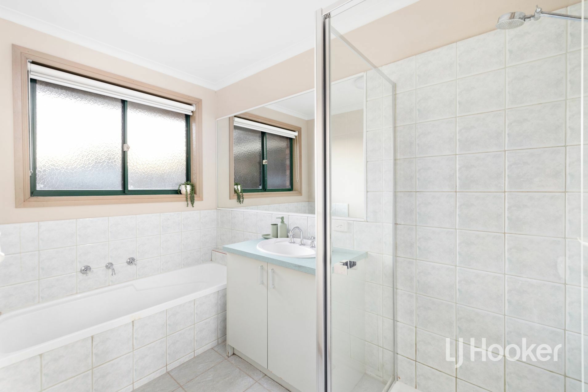 27 Emily Drive, NARRE WARREN