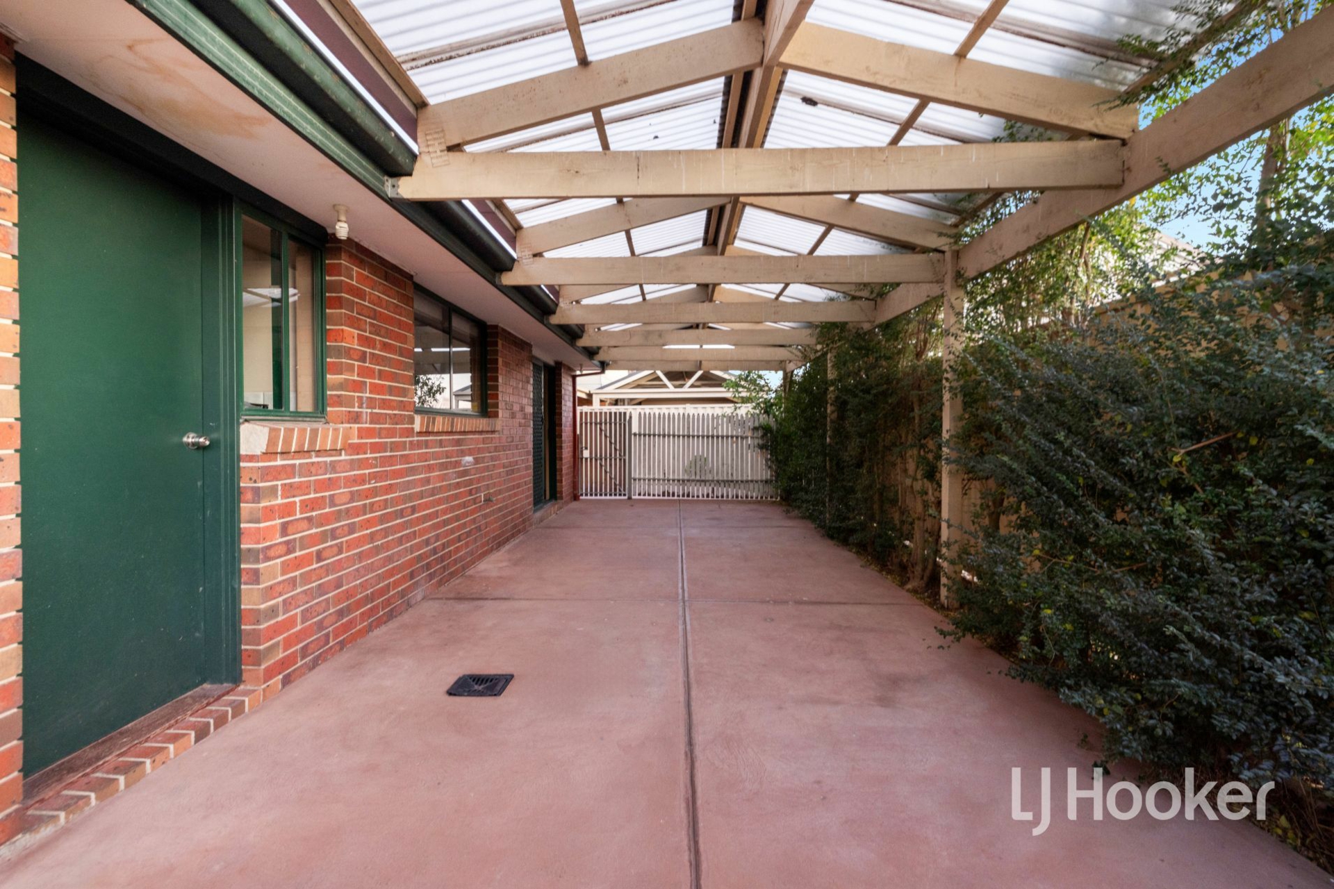 27 Emily Drive, NARRE WARREN