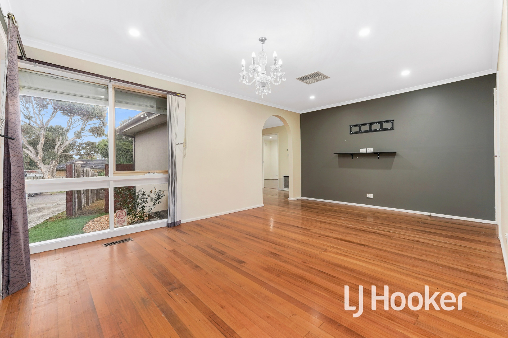 7 Delacombe Drive, HAMPTON PARK