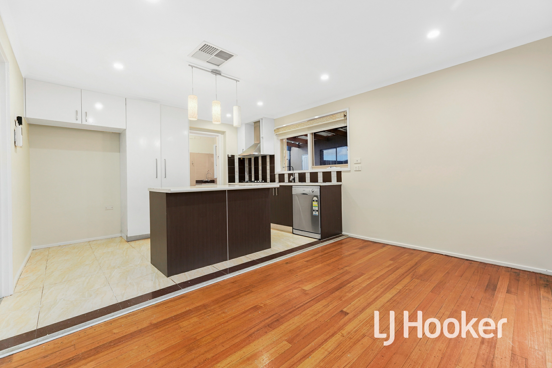 7 Delacombe Drive, HAMPTON PARK
