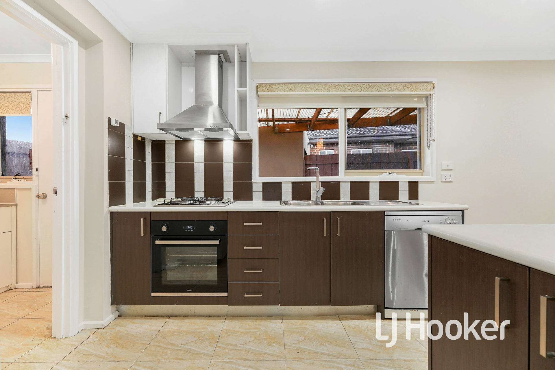 7 Delacombe Drive, HAMPTON PARK