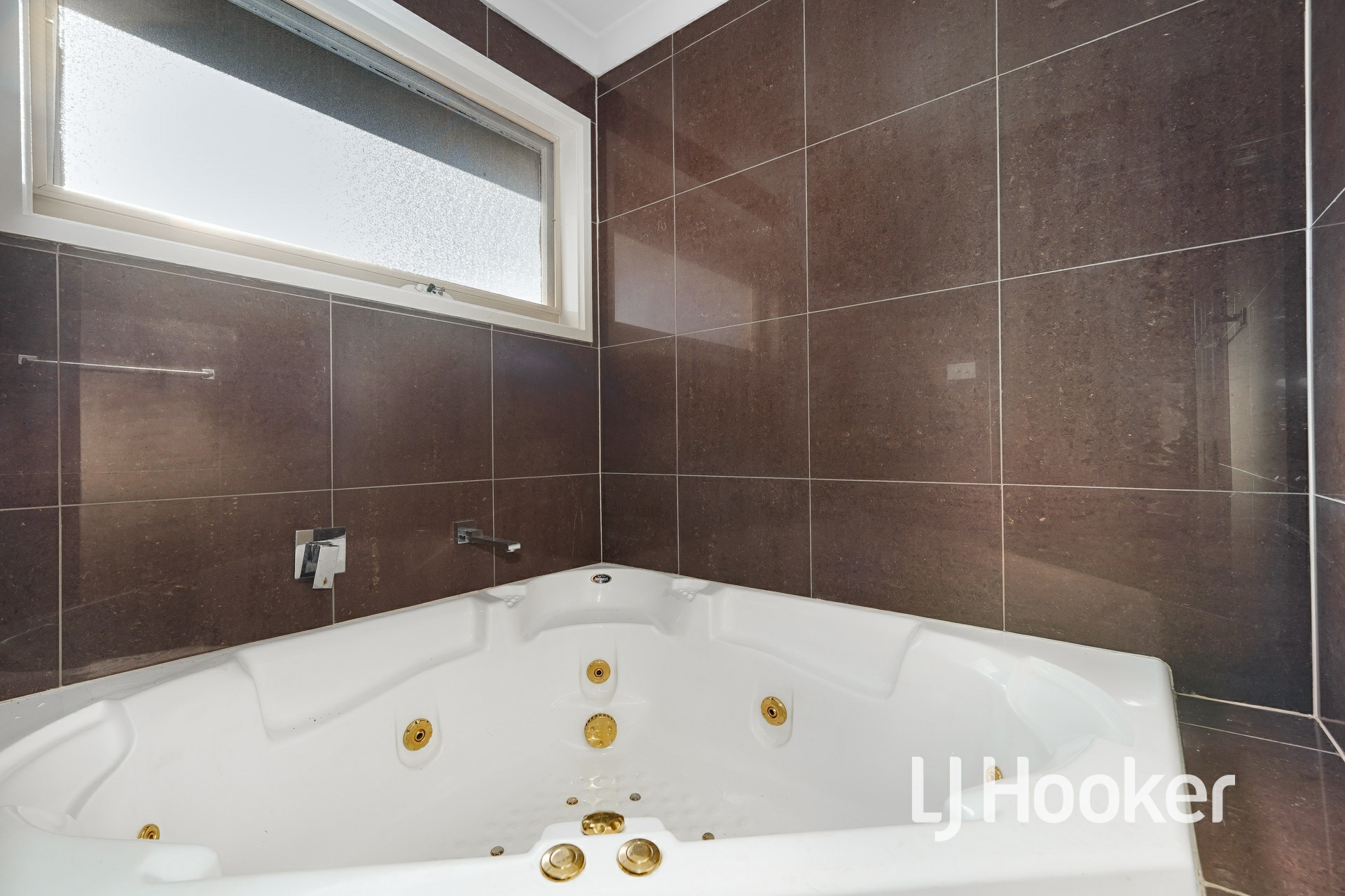 7 Delacombe Drive, HAMPTON PARK