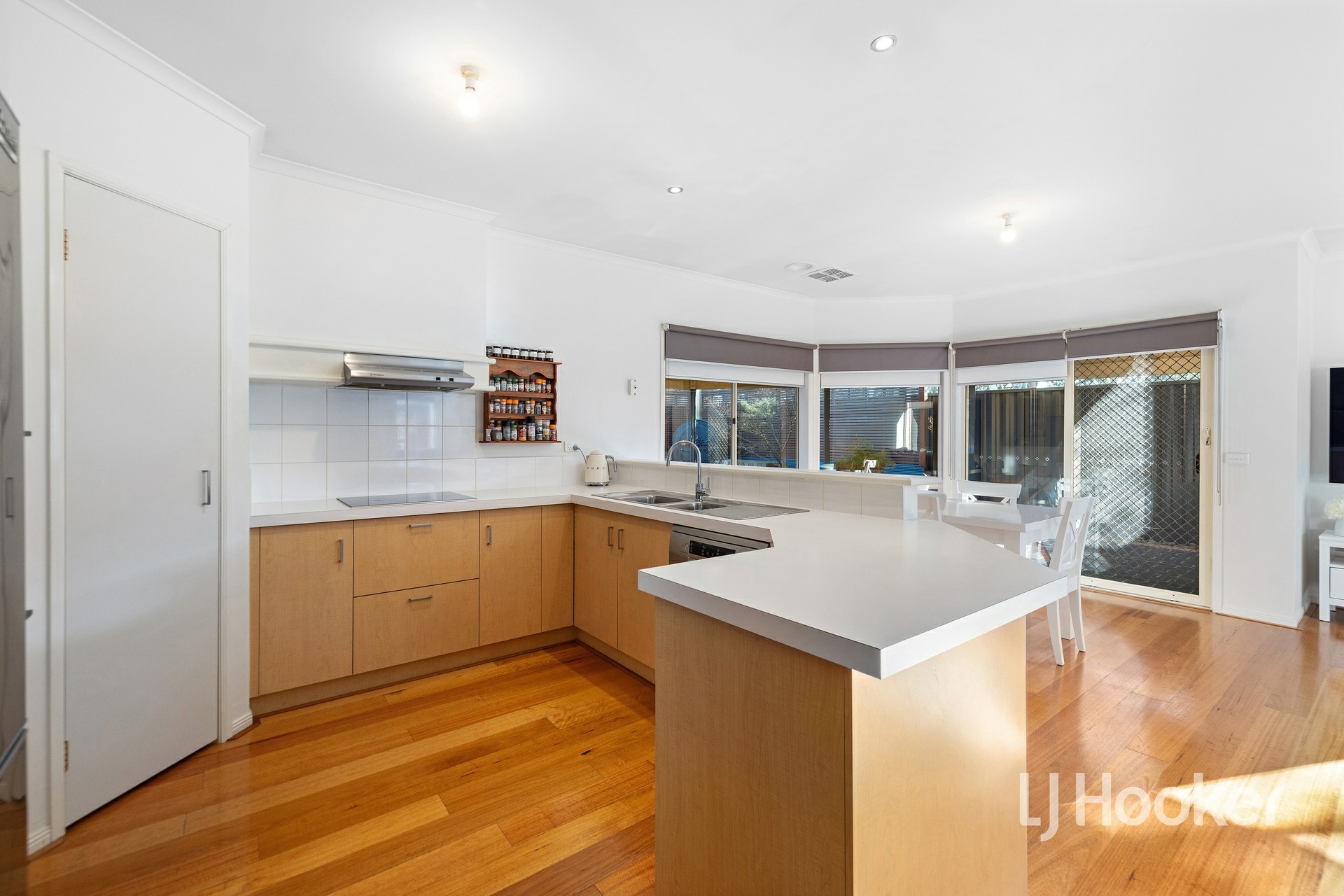 16 Dutton Close, LYNBROOK